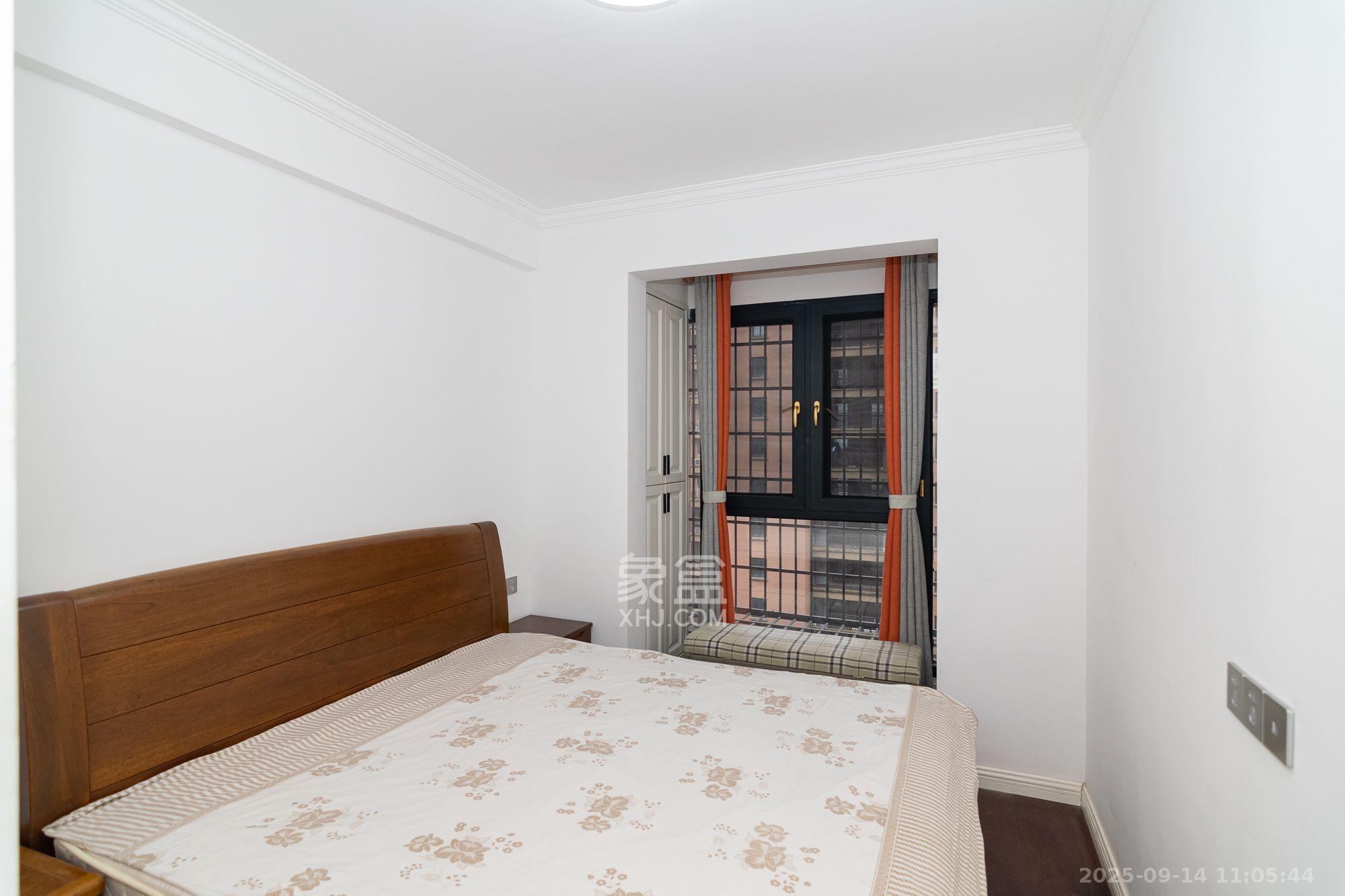 新城国际花都  4室2厅2卫    2200.0元/月室内图