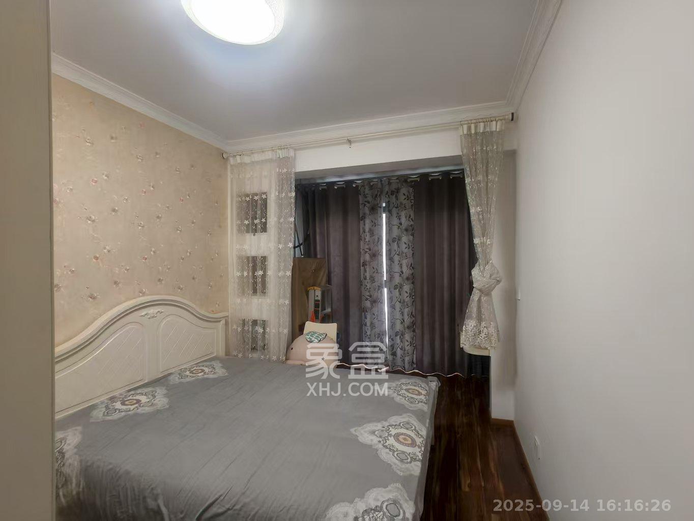 博长山水香颐  4室2厅2卫    2400.0元/月室内图