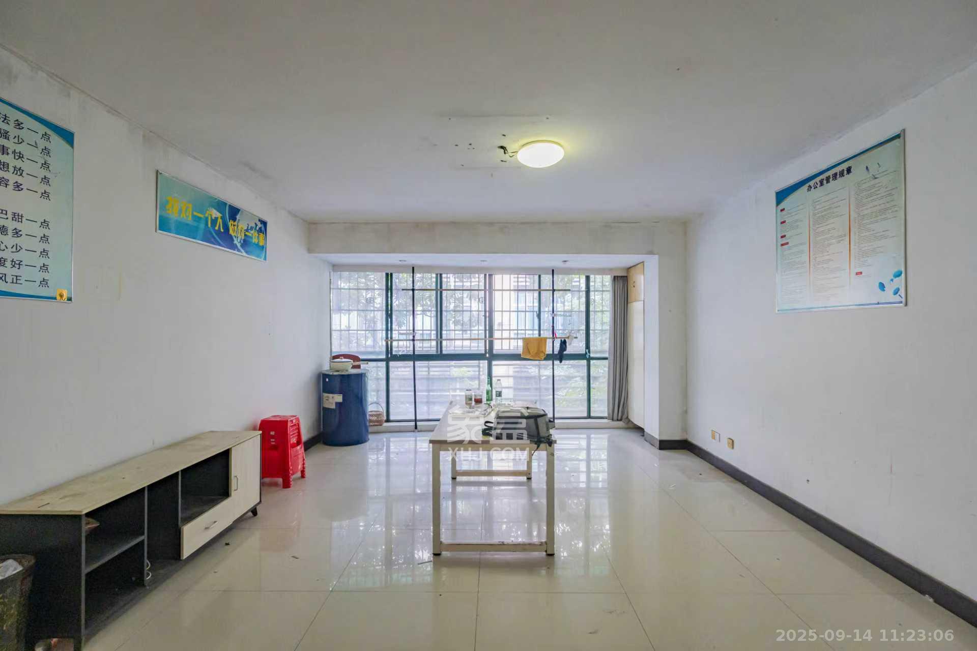 四季阳光花城 4室2厅2卫 3900.0元/月 四季阳光花城 4室2厅2卫 3900.0元/月室内图