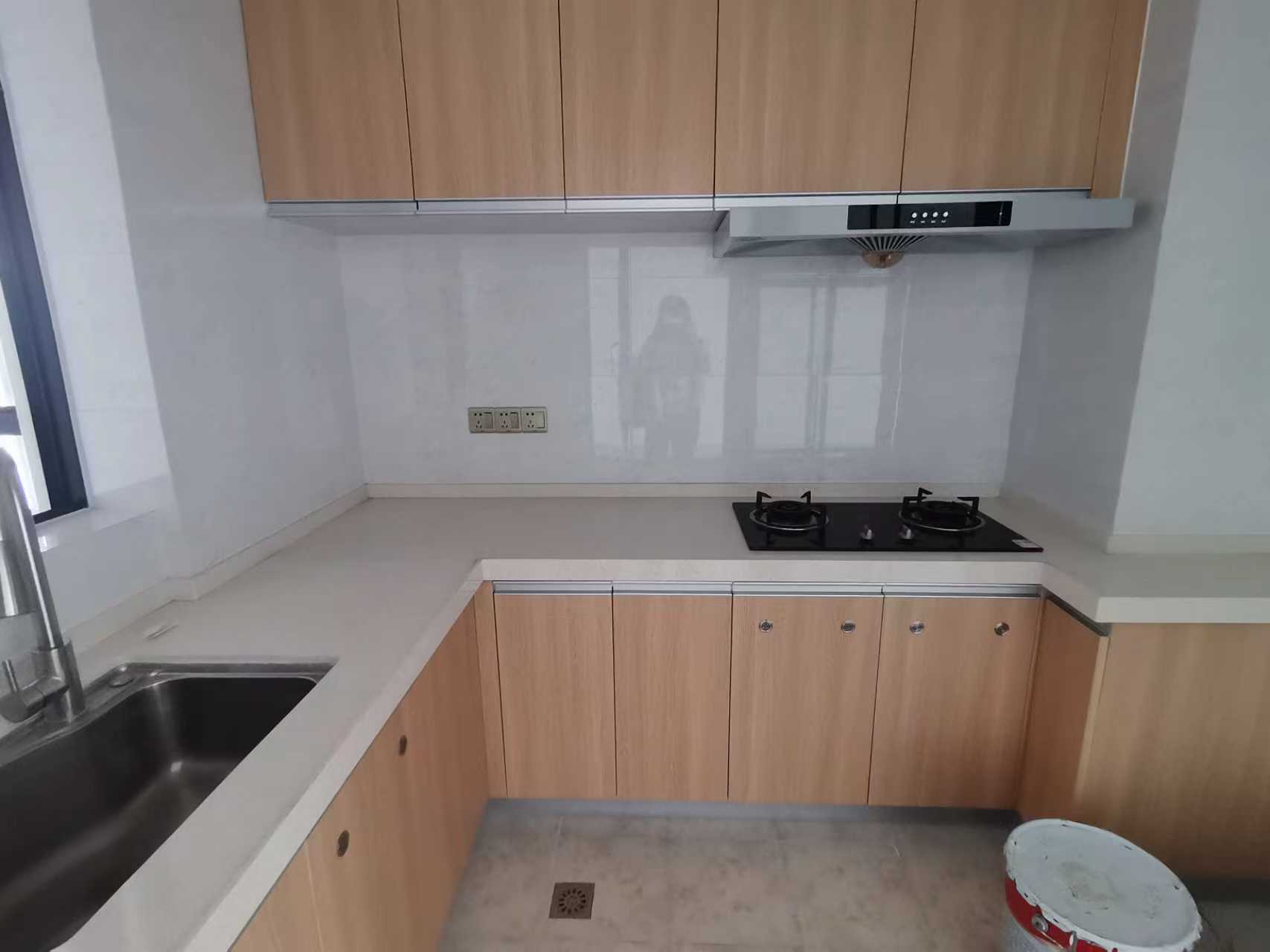 万景峰一期  3室2厅1卫    3500.0元/月 万景峰一期  3室2厅1卫    3500.0元/月室内图