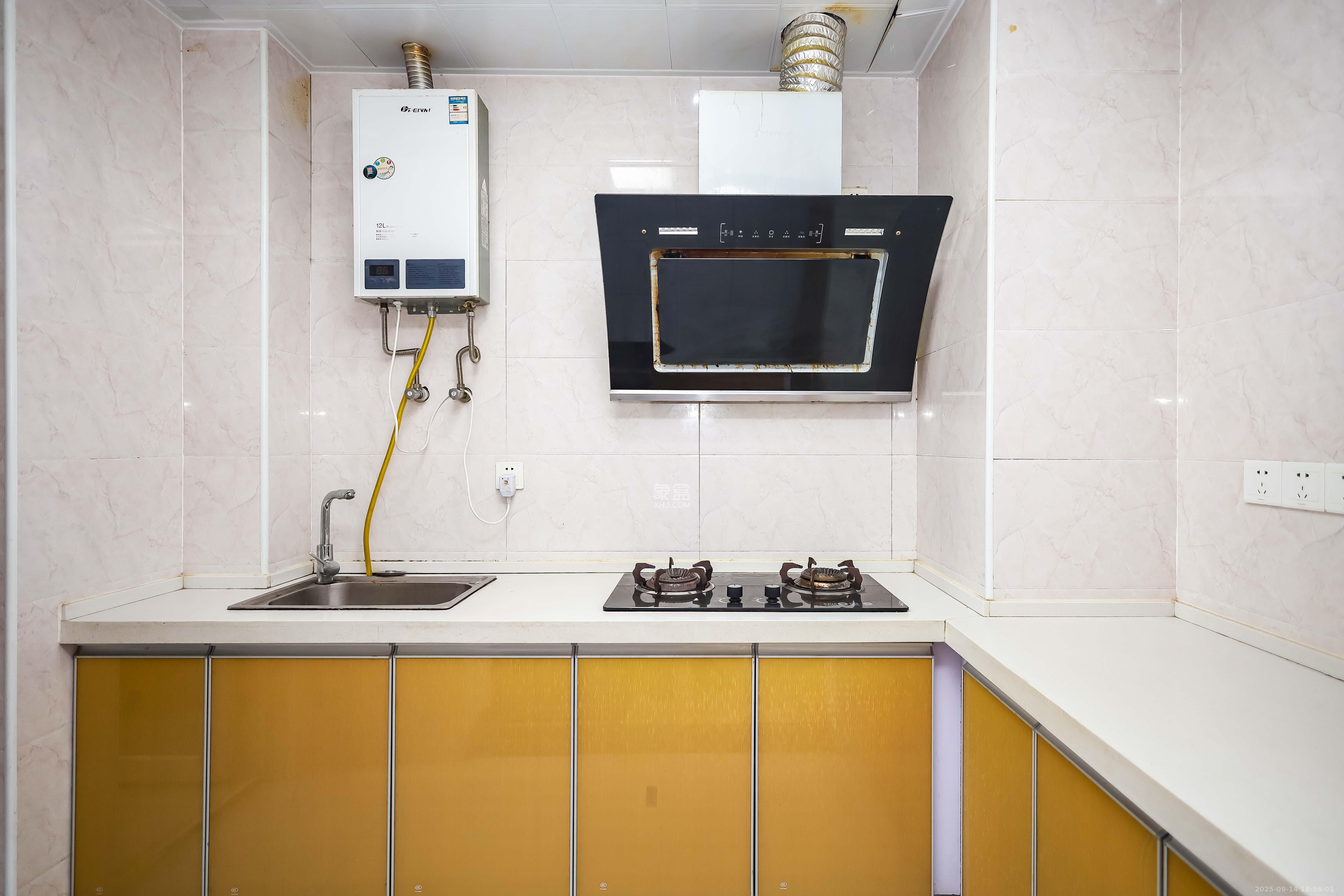 天麓尚层 3室2厅1卫 59.8万 天麓尚层 3室2厅1卫 59.8万厨房