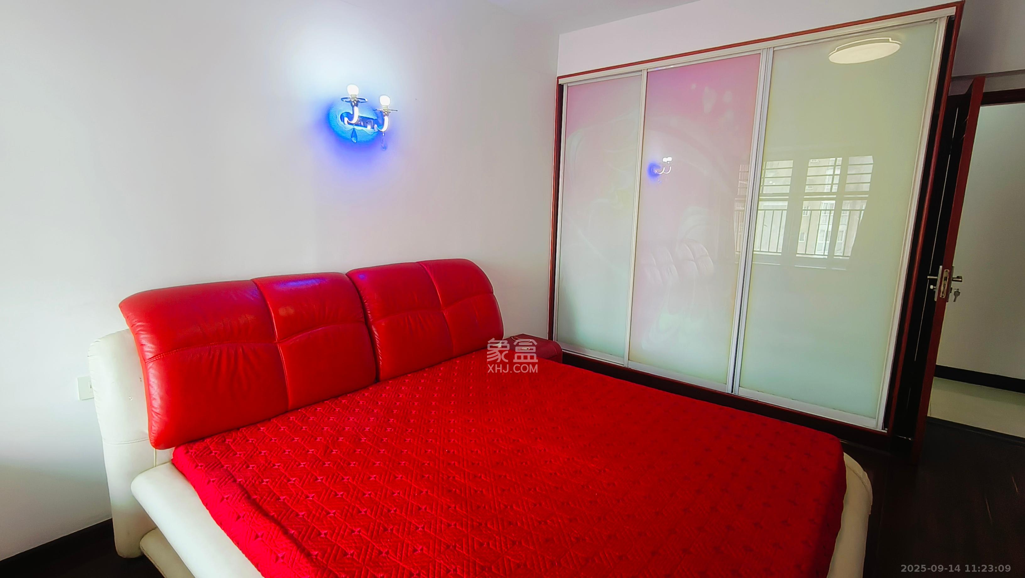 紫晶城 3室2厅2卫 1800.0元/月 紫晶城 3室2厅2卫 1800.0元/月室内图