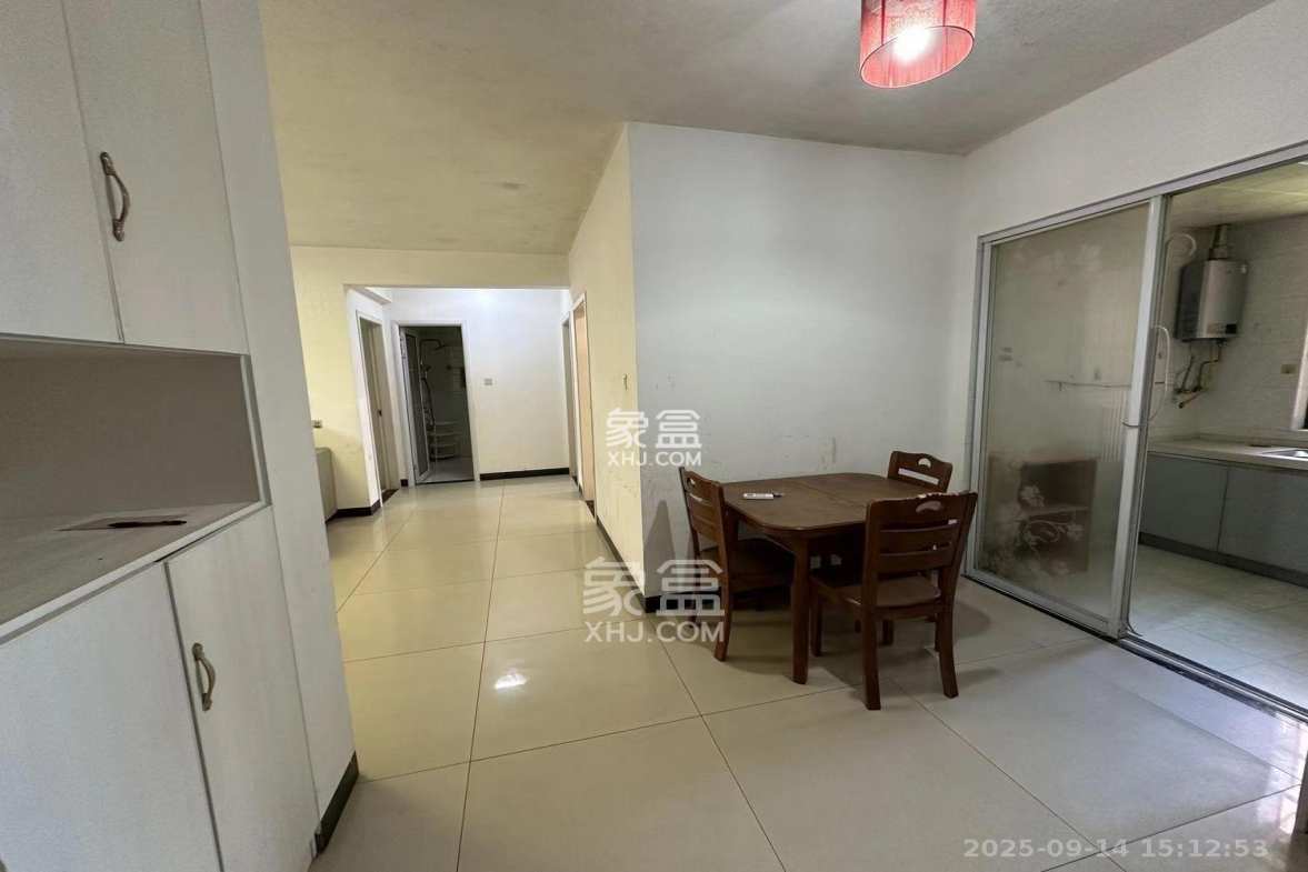 新城国际花都 3室2厅1卫 1700.0元/月 新城国际花都 3室2厅1卫 1700.0元/月室内图