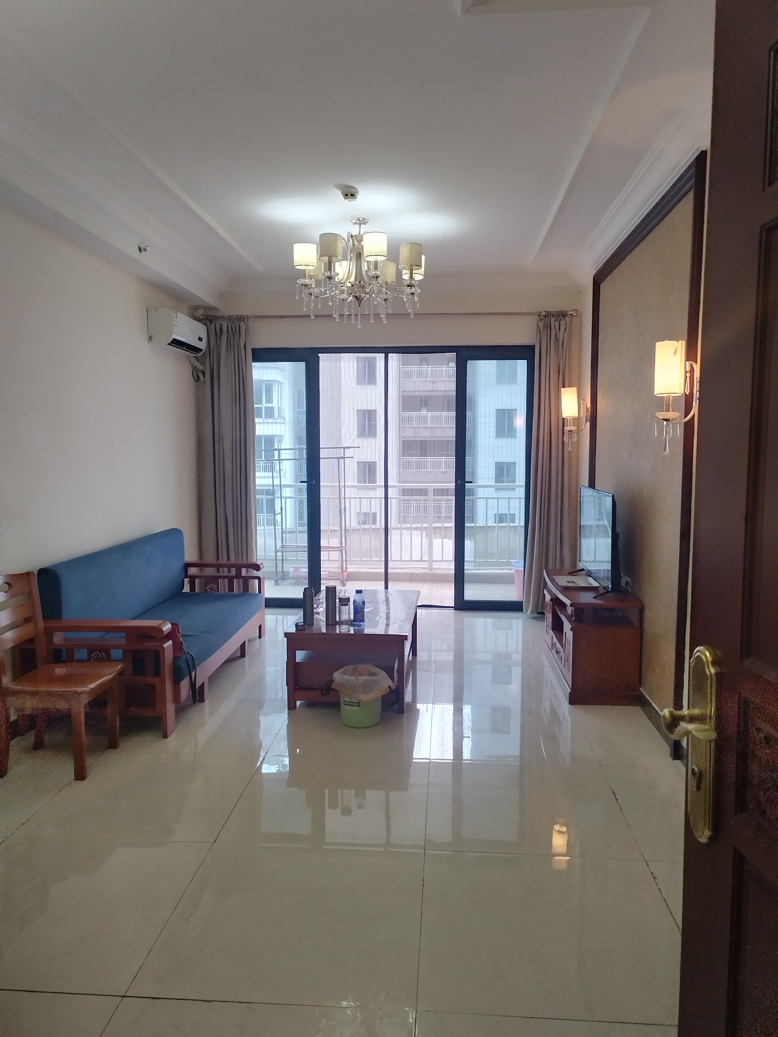 恒大海口文化旅游城 3室2厅2卫 2000.0元/月 恒大海口文化旅游城 3室2厅2卫 2000.0元/月室内图