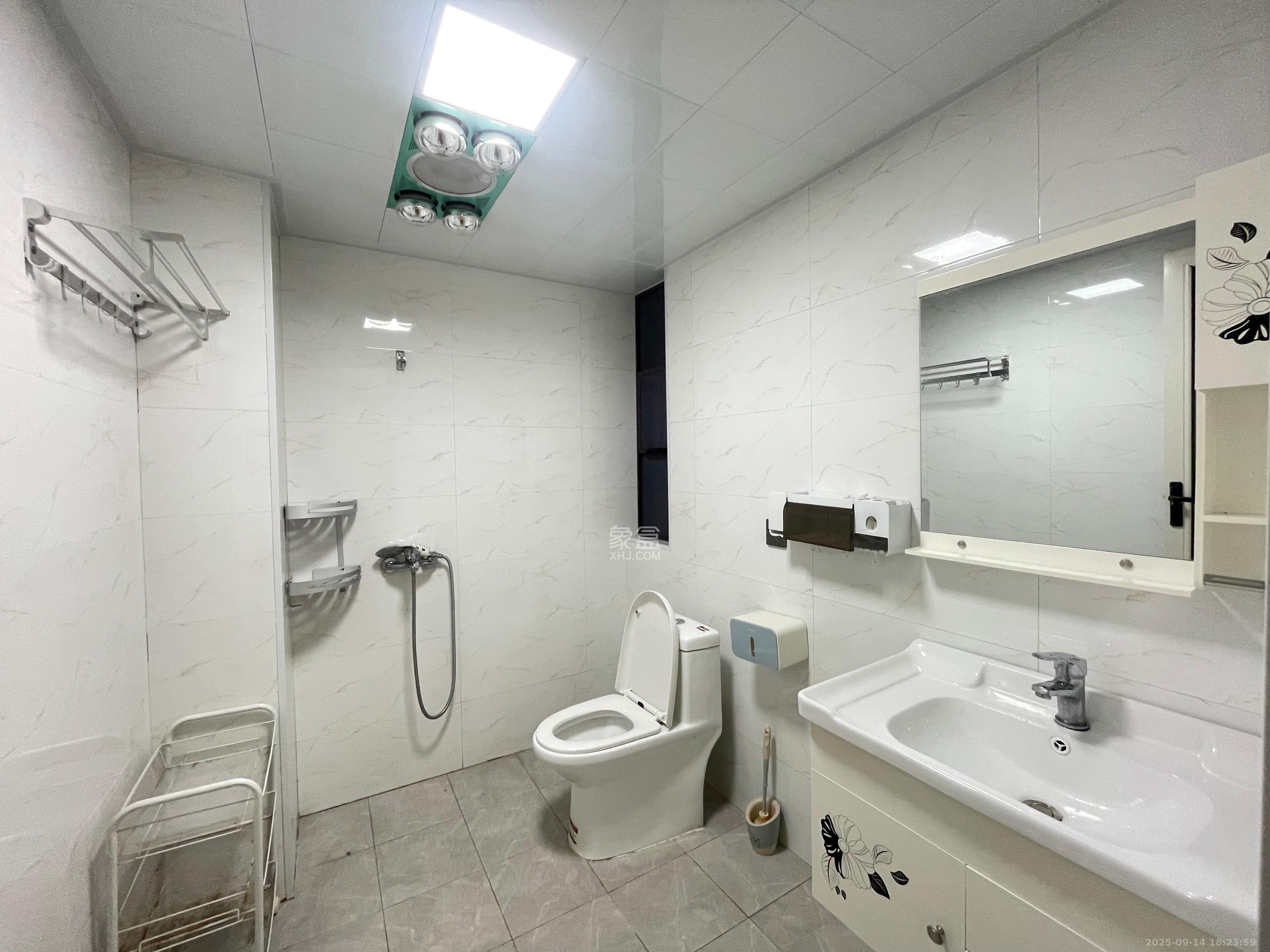 润和滨江府  4室2厅2卫    2800.0元/月室内图