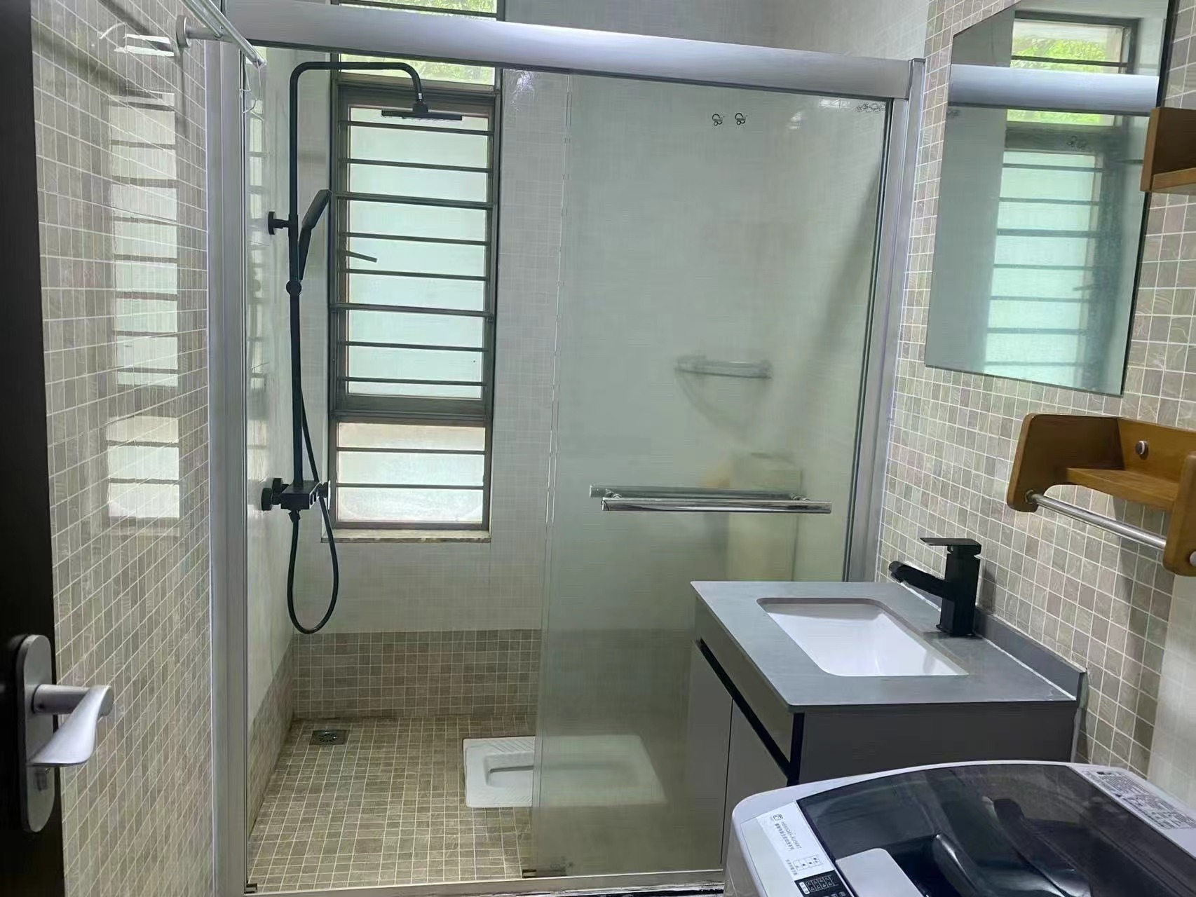 省人大机关住宅小区(海府一横路) 4室2厅2卫 242.0万 省人大机关住宅小区(海府一横路) 4室2厅2卫 242.0万客厅