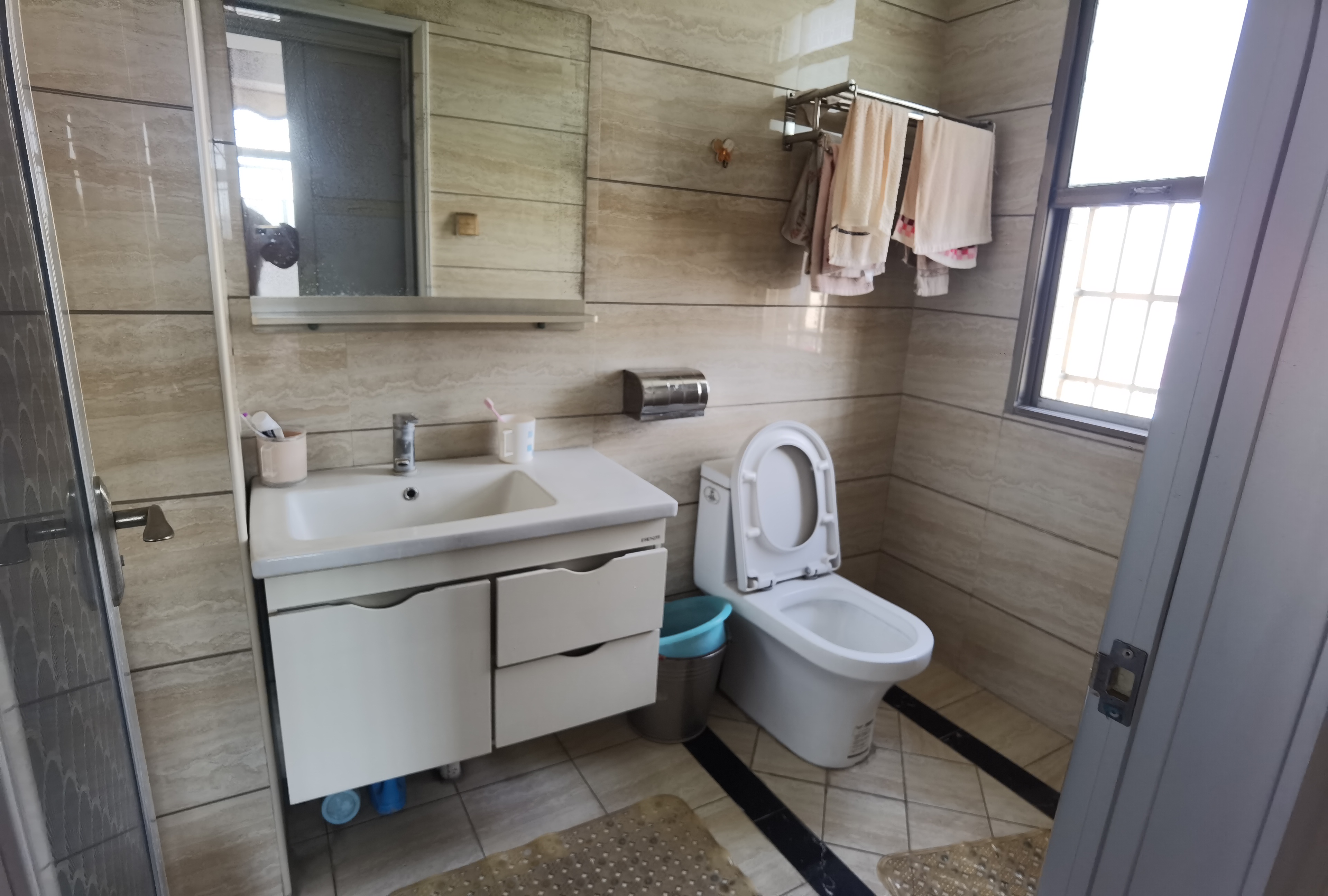 翰林苑 1室0厅0卫 1600.0元/月 翰林苑 1室0厅0卫 1600.0元/月室内图