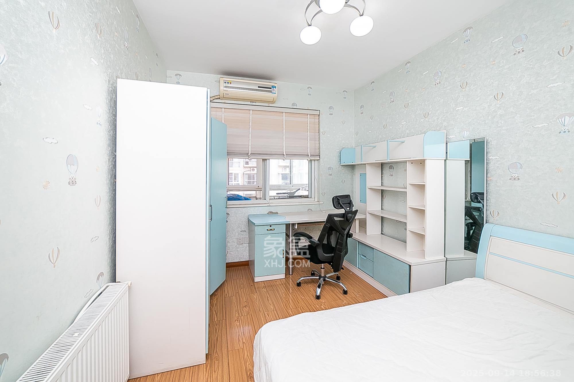 华银园  3室2厅2卫    93.8万 华银园  3室2厅2卫    93.8万卧室