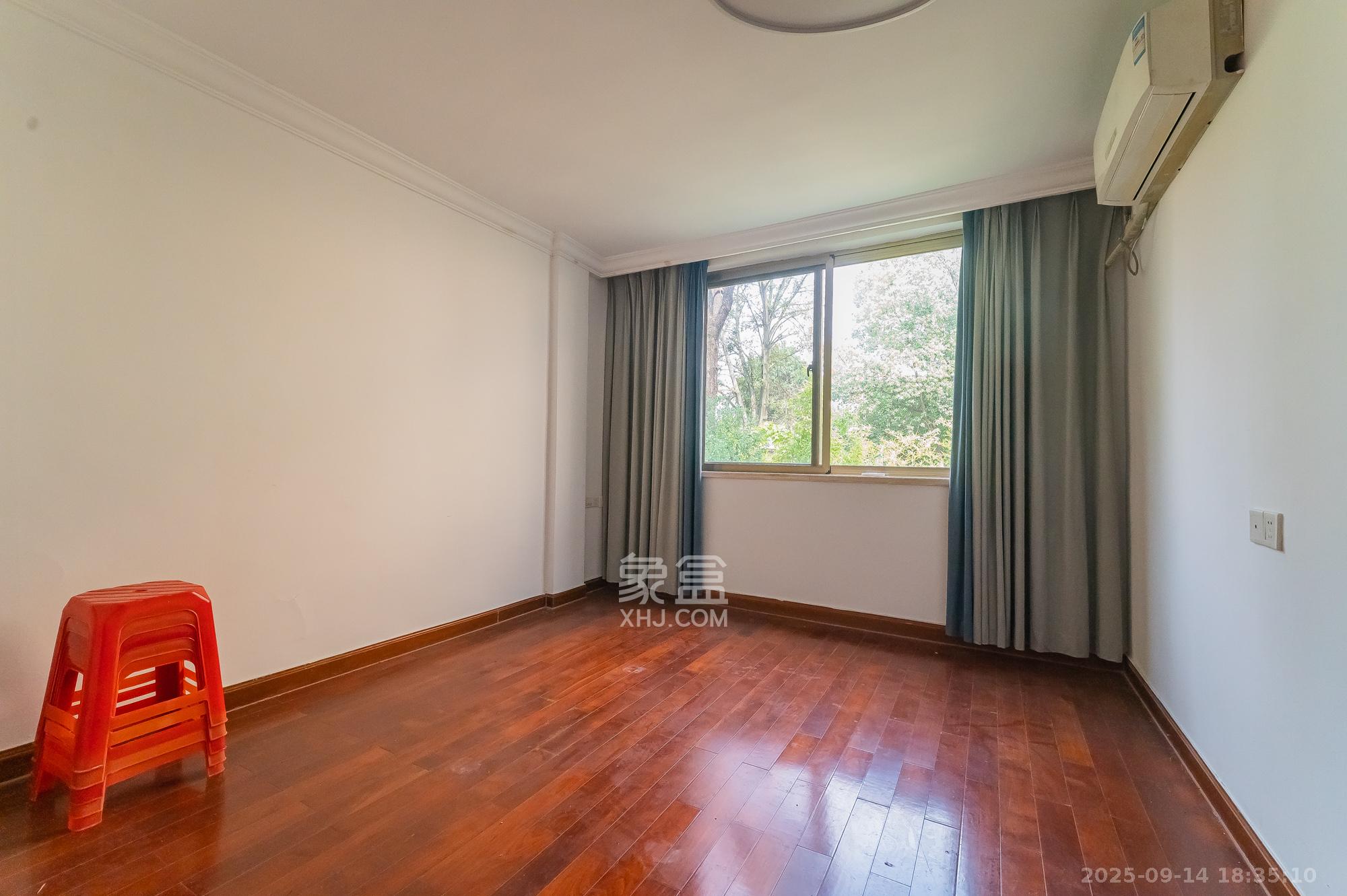 碧桂园威尼斯城  5室2厅3卫    706.88万 碧桂园威尼斯城  5室2厅3卫    706.88万卧室