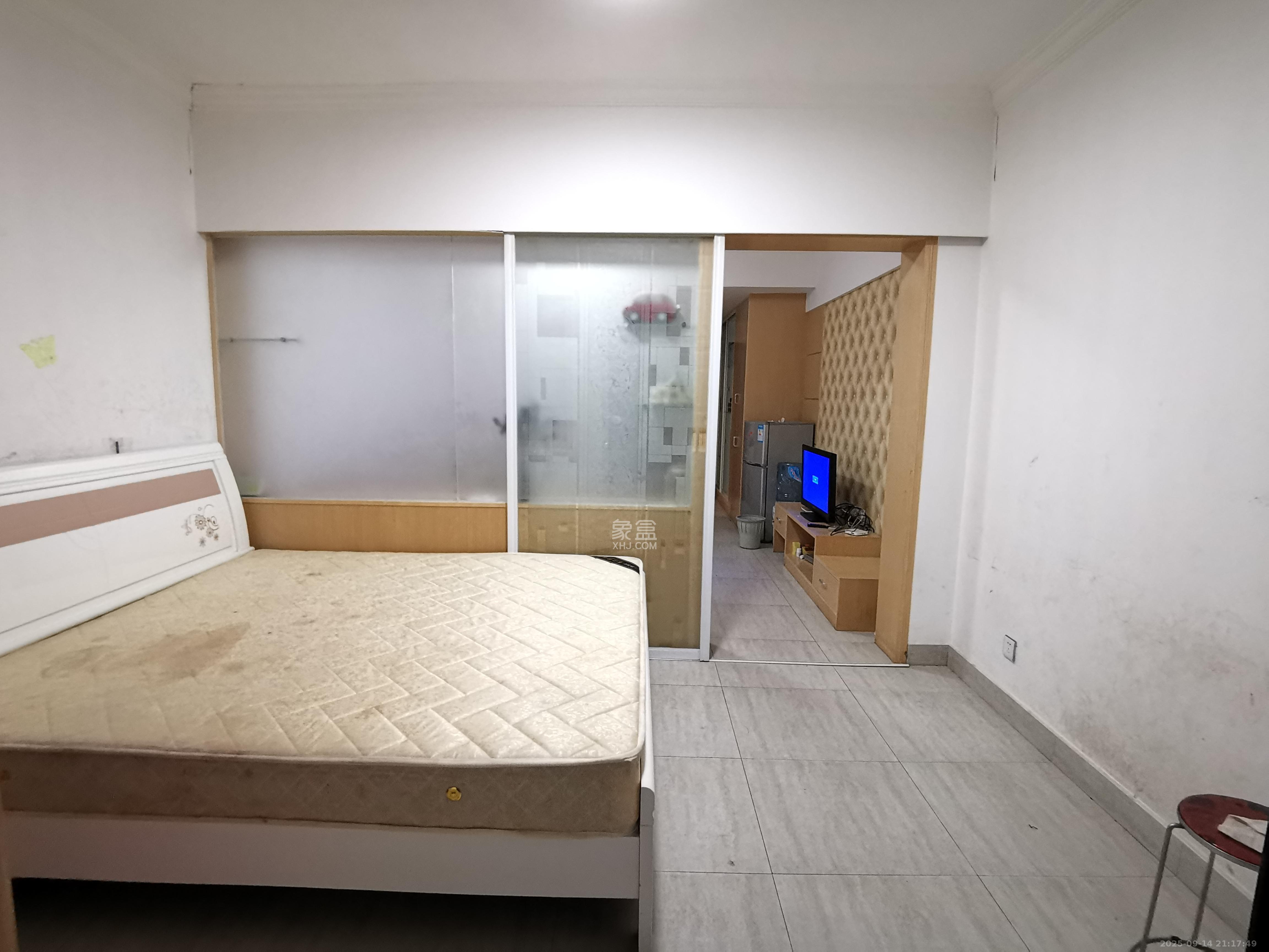 锦湘国际星城三期(锦绣苑) 1室1厅1卫 1500.0元/月 锦湘国际星城三期(锦绣苑) 1室1厅1卫 1500.0元/月室内图