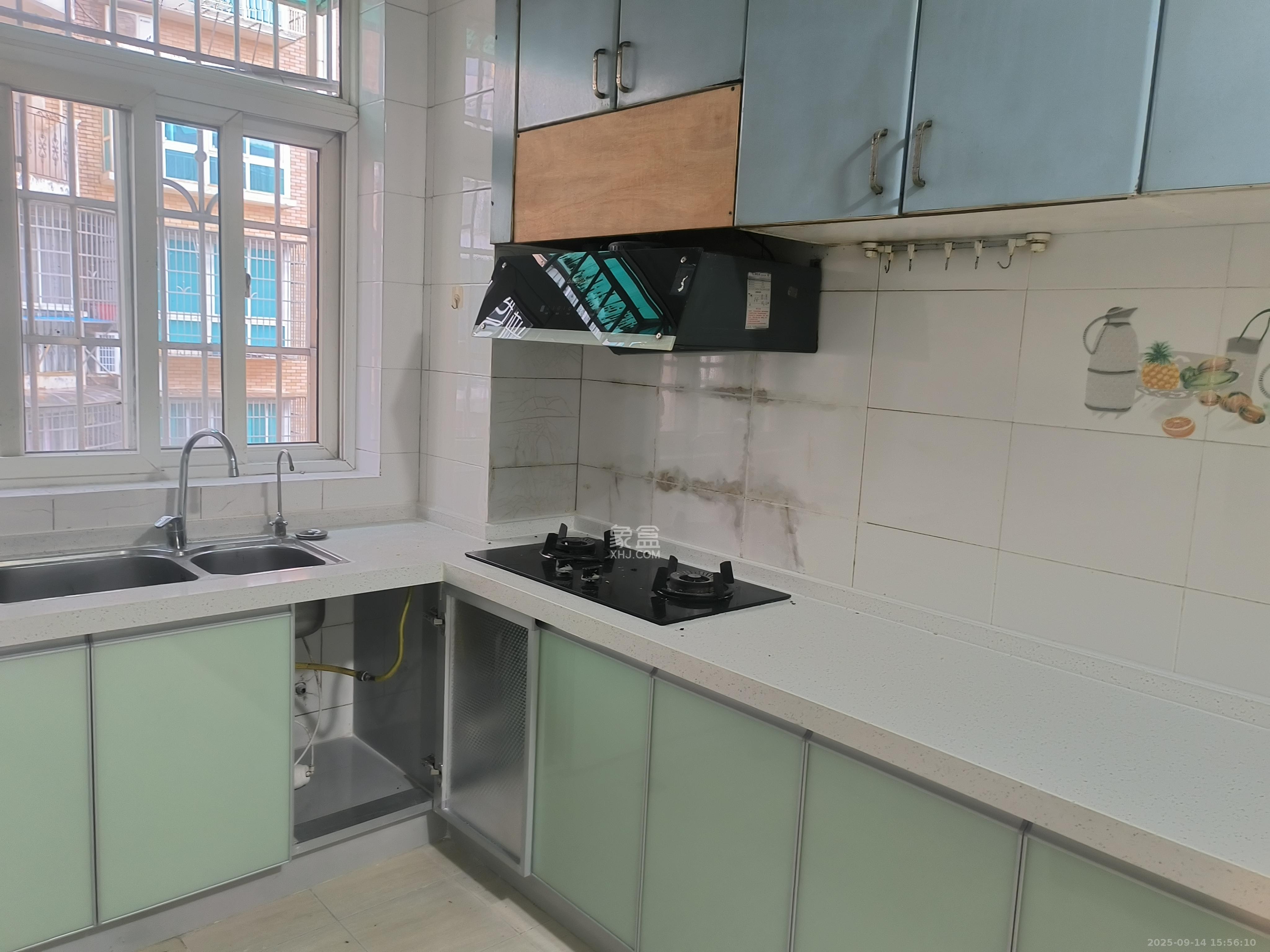 鑫邮小区  3室2厅2卫    2100.0元/月室内图