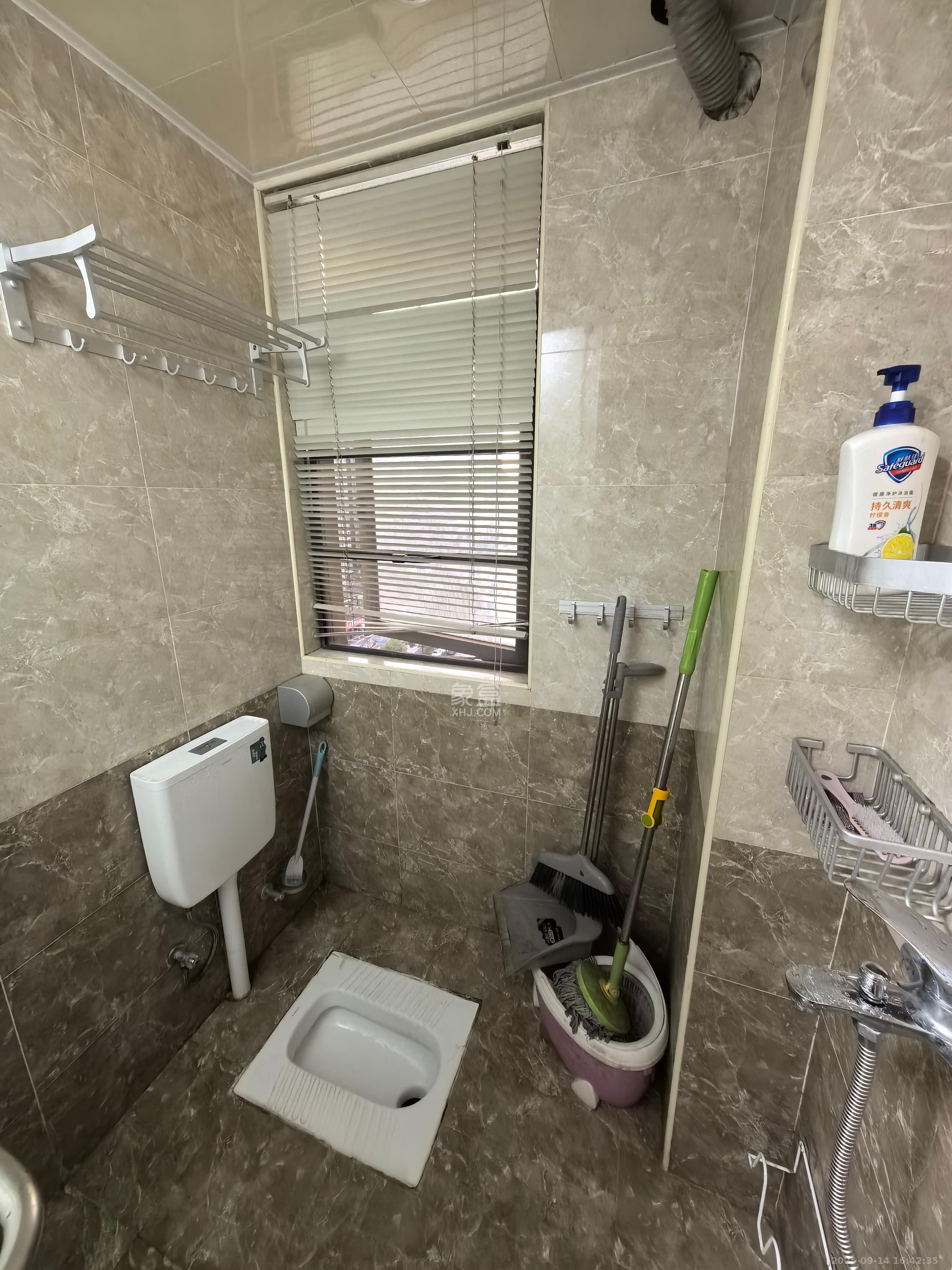 月畔湾  2室2厅1卫    2200.0元/月室内图