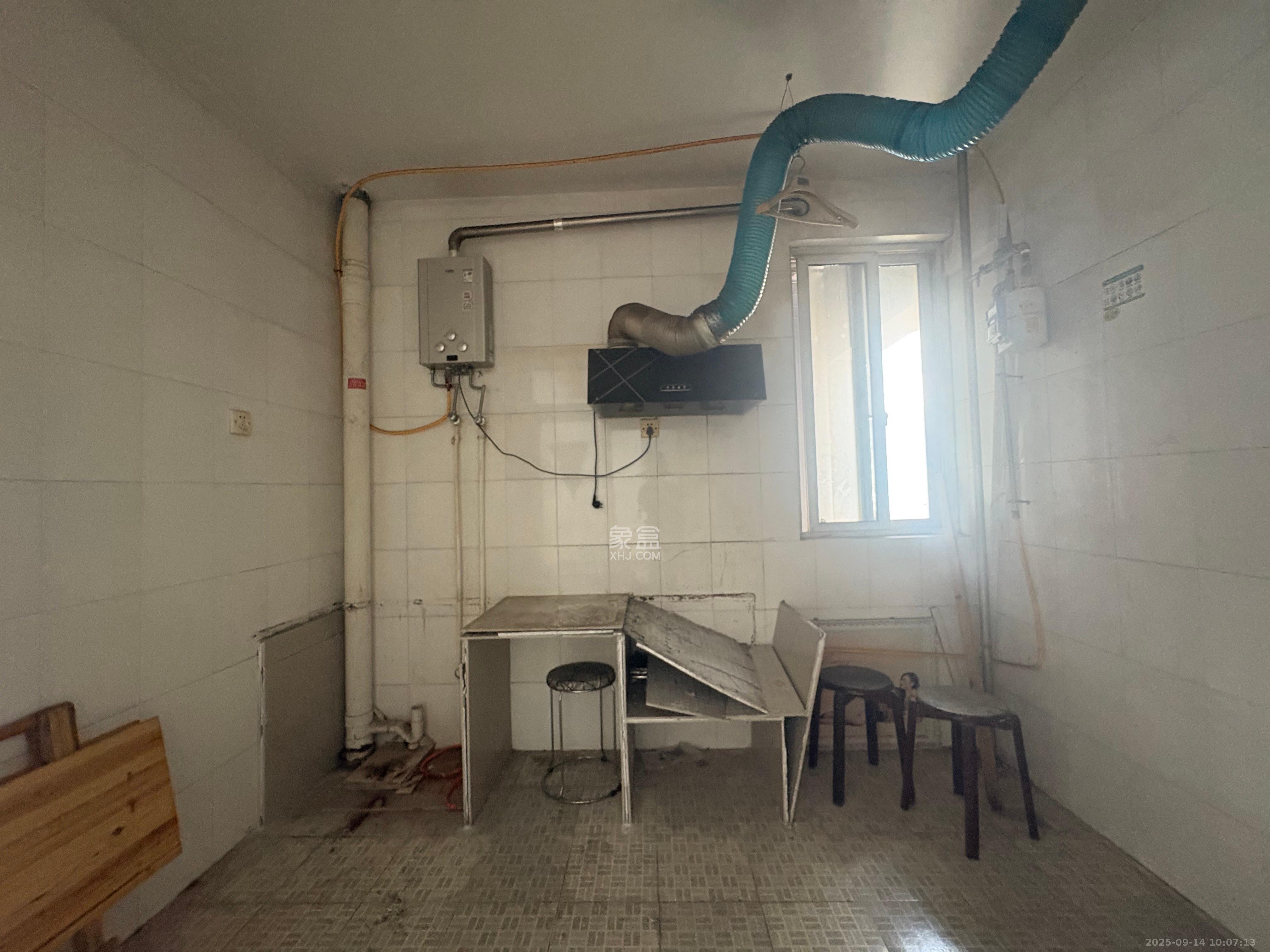 星沙教师公寓  3室2厅2卫    1600.0元/月 星沙教师公寓  3室2厅2卫    1600.0元/月室内图