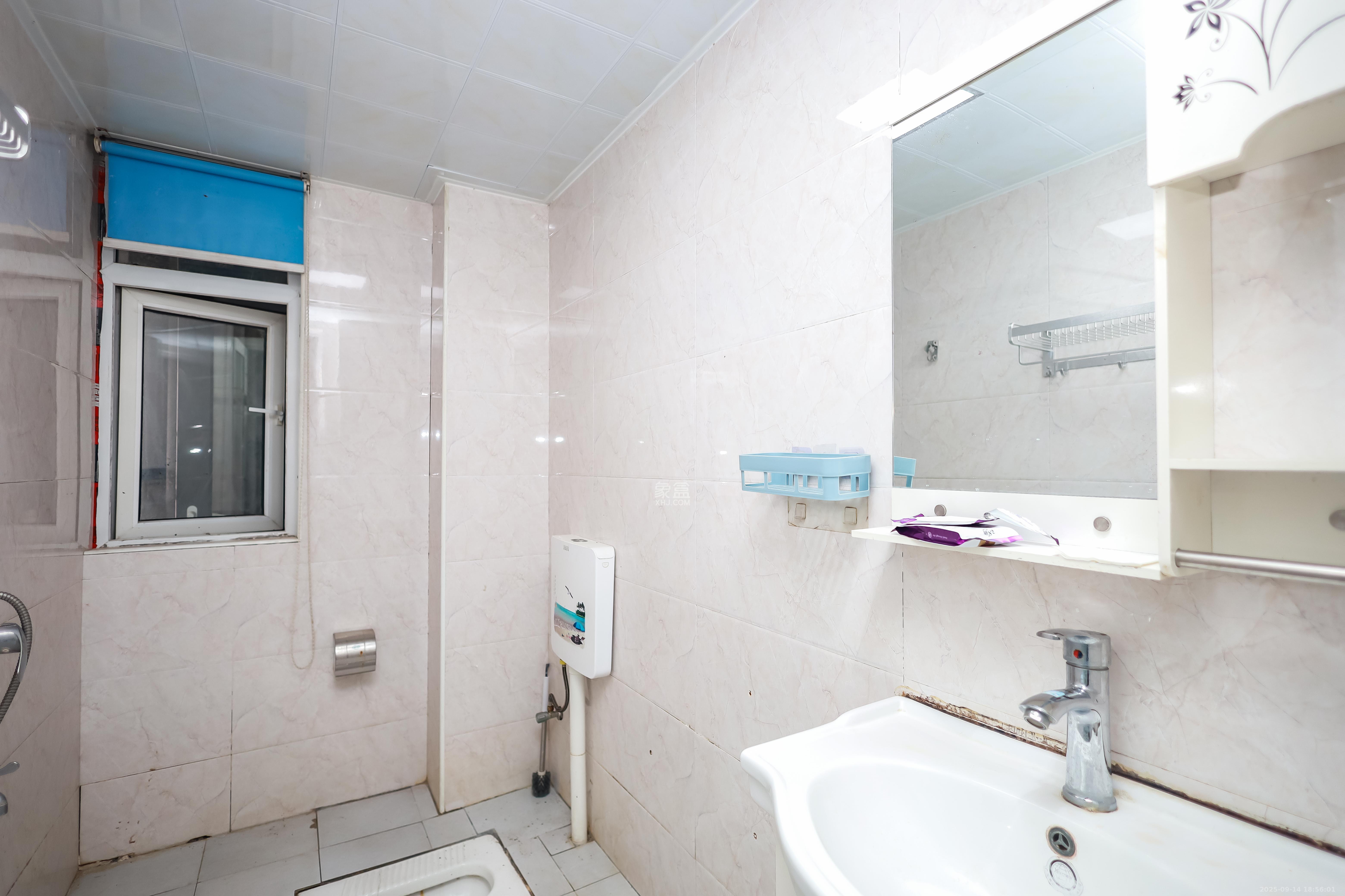 天麓尚层 3室2厅1卫 59.8万 天麓尚层 3室2厅1卫 59.8万卫生间