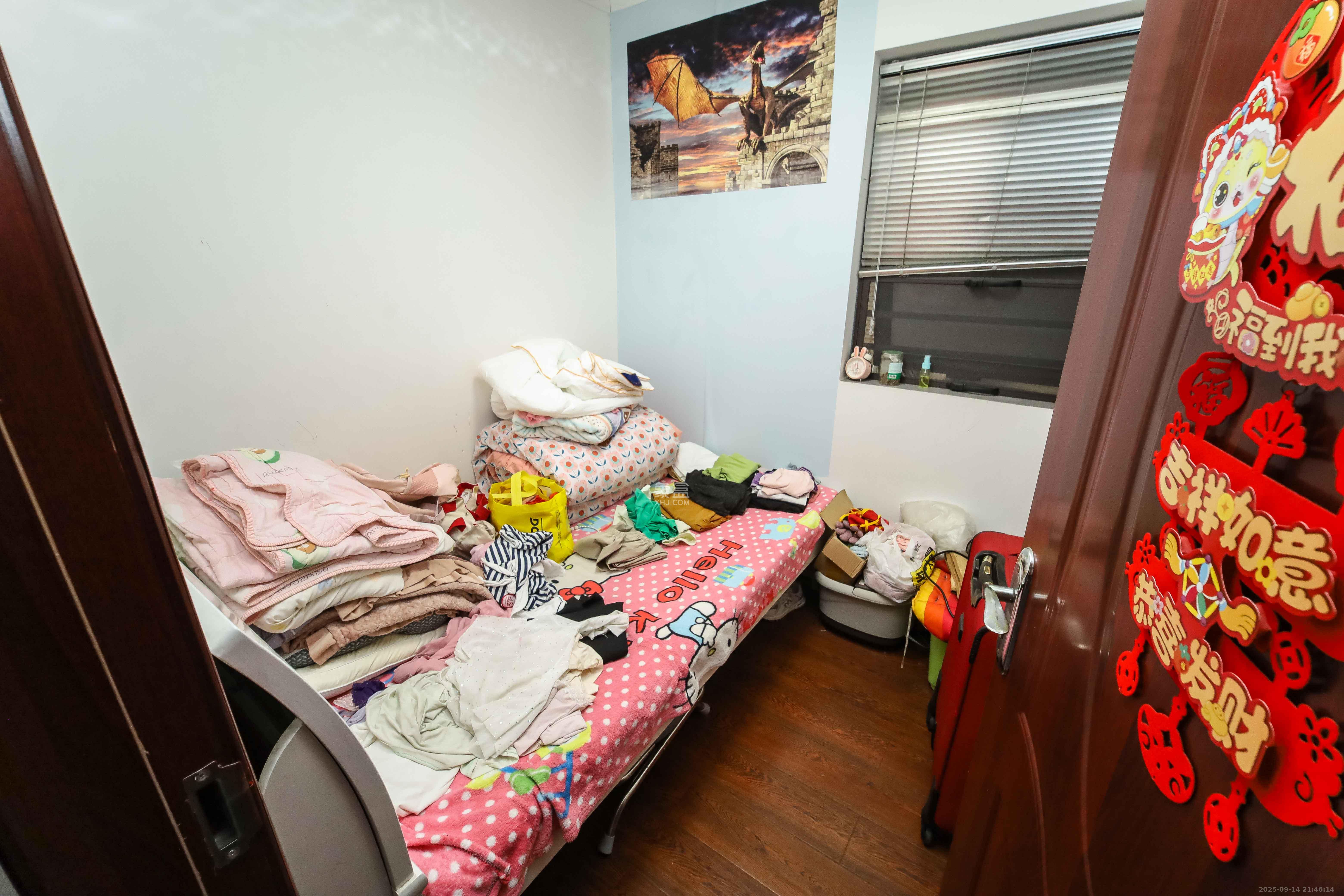 上东辛顿公寓  3室2厅1卫    65.0万卧室