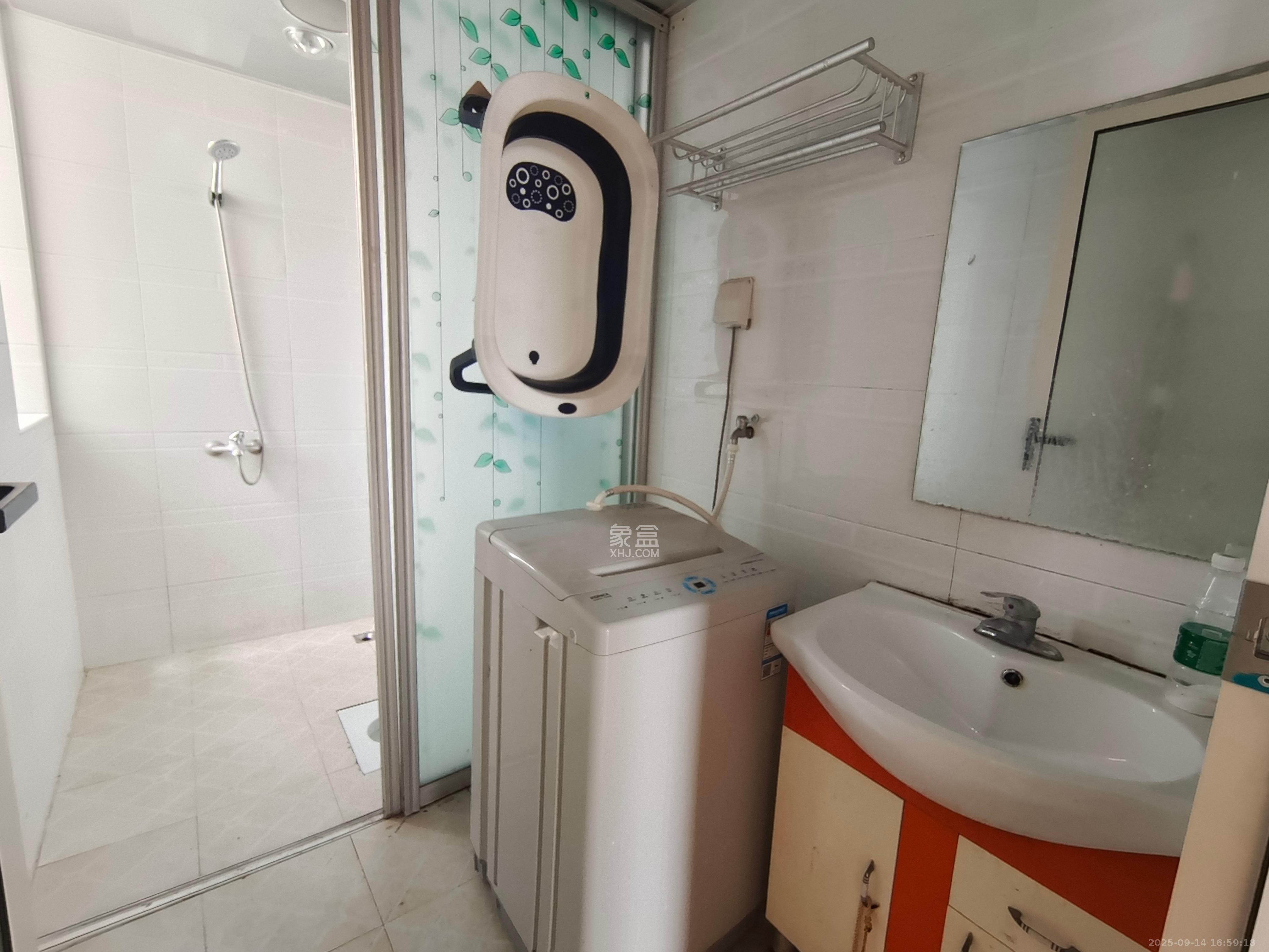 莱茵城  2室2厅1卫    1800.0元/月室内图