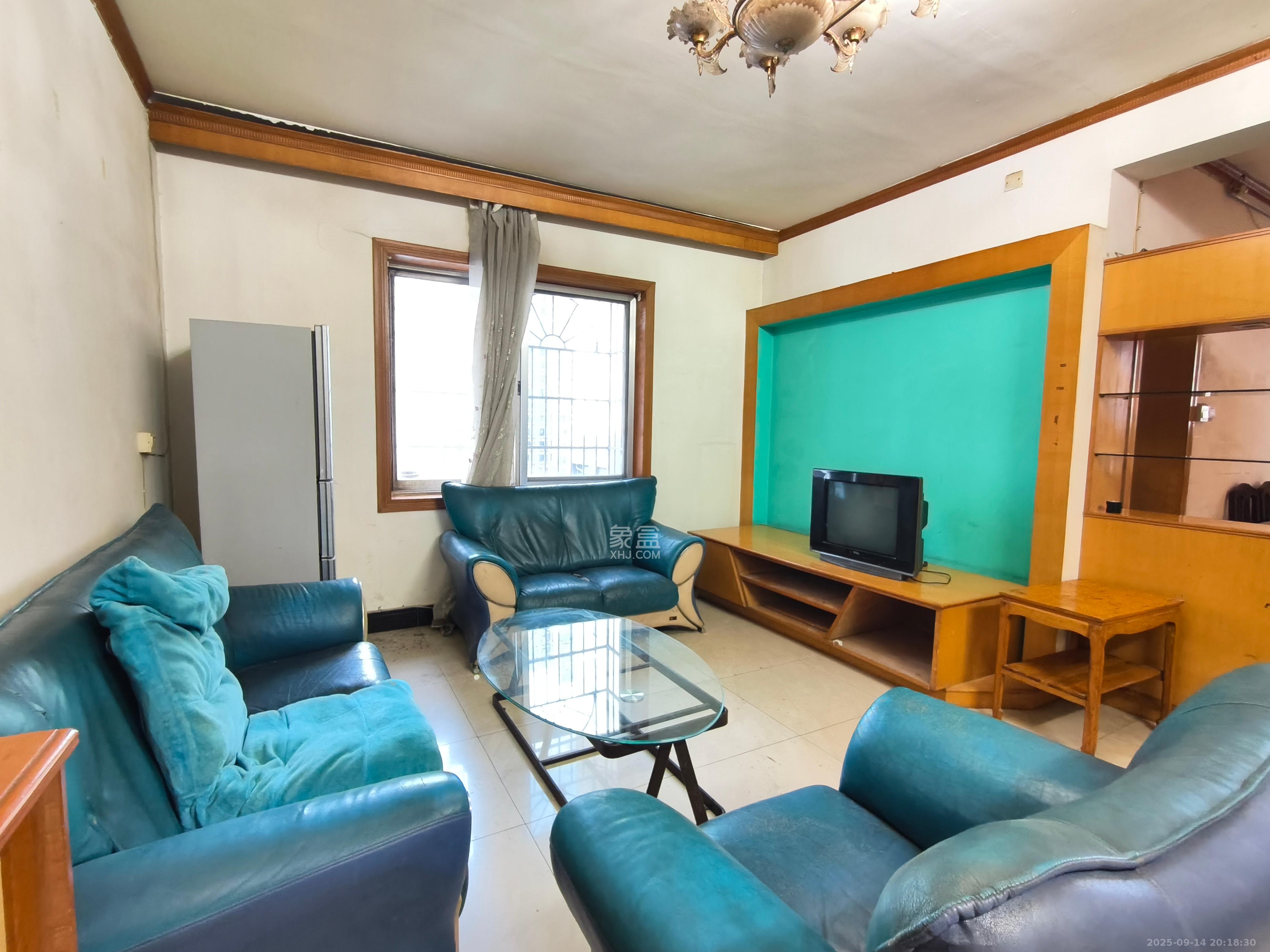 环达路桥 3室2厅1卫 1400.0元/月 环达路桥 3室2厅1卫 1400.0元/月室内图