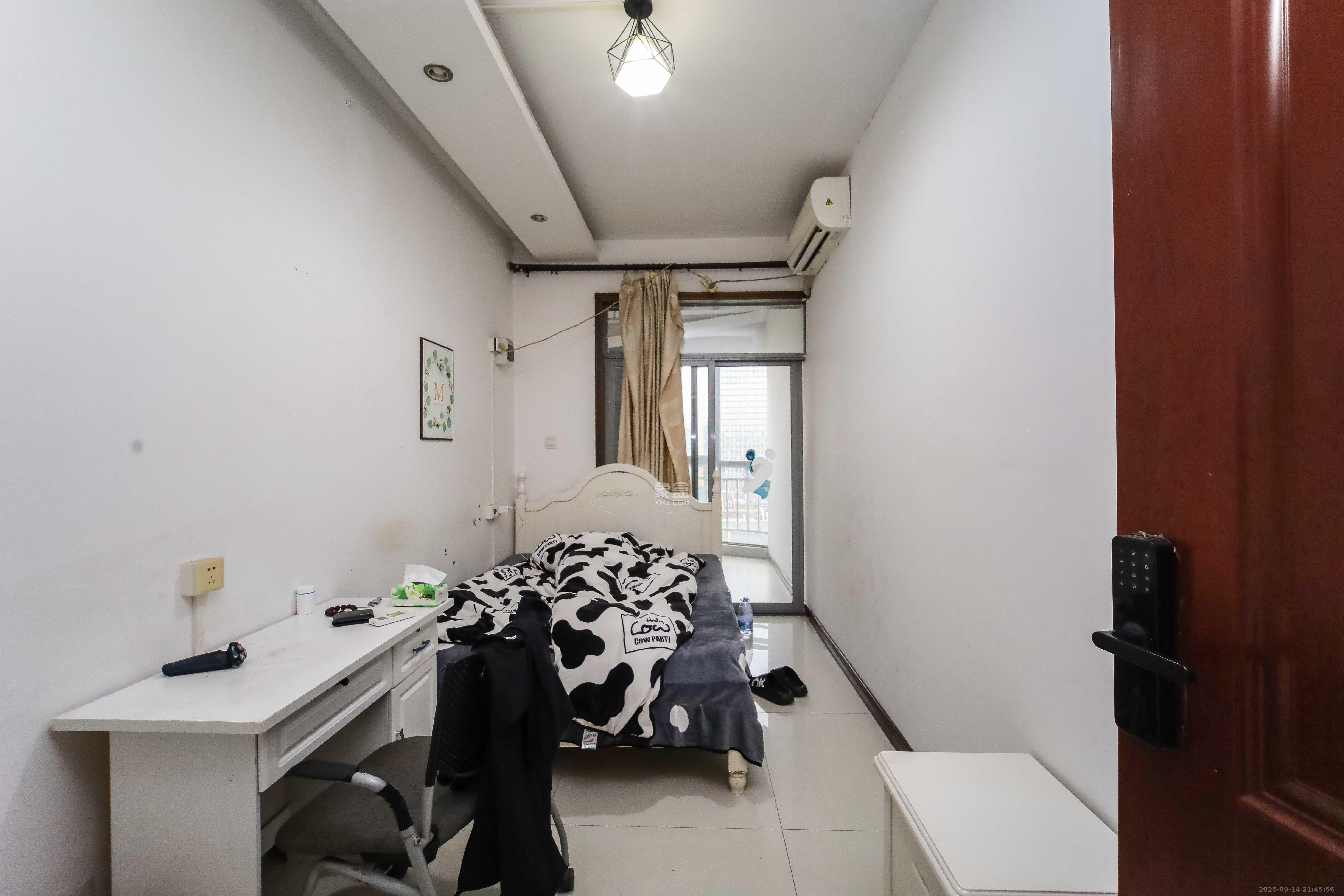 芙蓉苑 3室2厅2卫 110.0万 芙蓉苑 3室2厅2卫 110.0万卧室