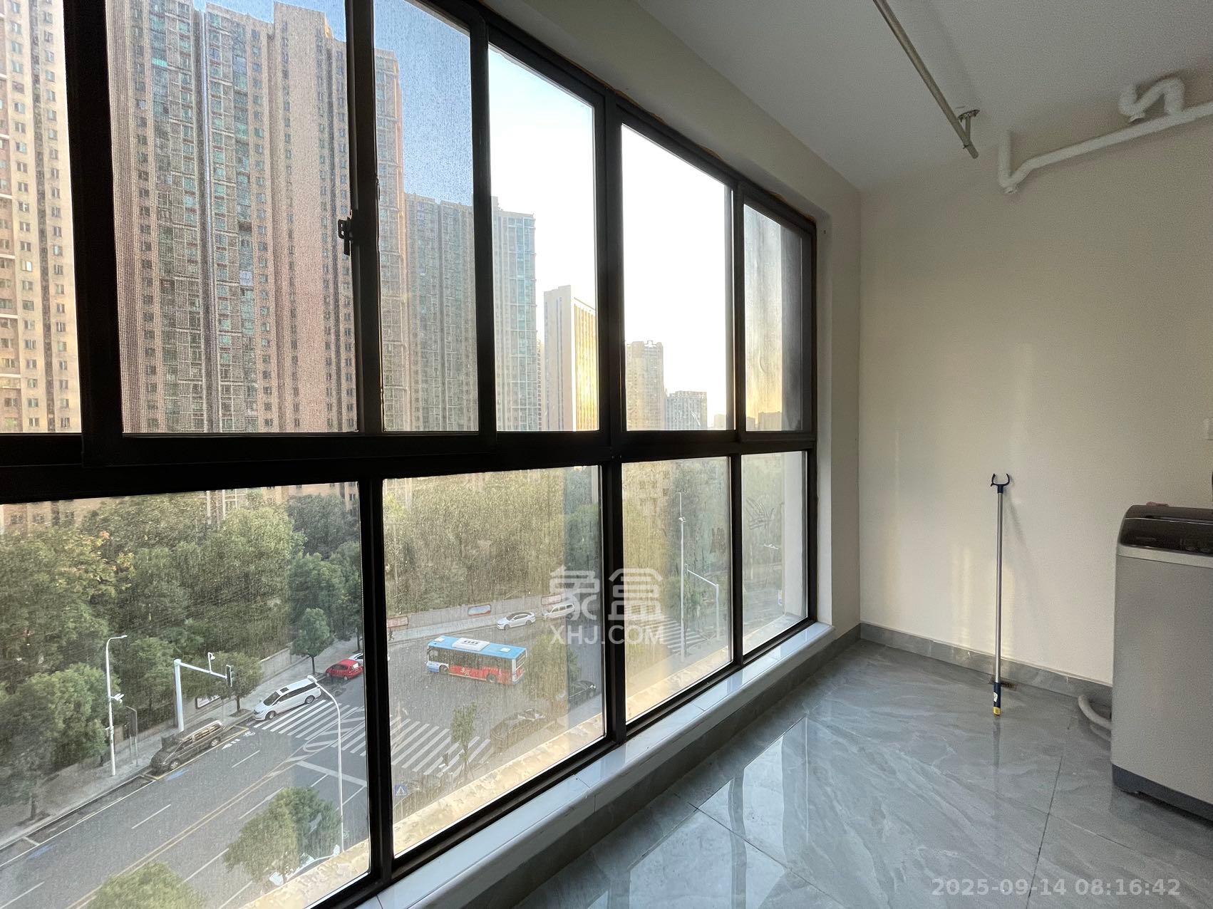 保利大都汇一期、二期 3室2厅2卫 3100.0元/月 保利大都汇一期、二期 3室2厅2卫 3100.0元/月室内图