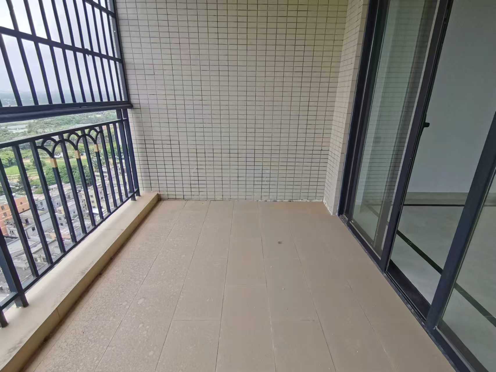 万景峰一期  3室2厅1卫   3500.00元/月室内图