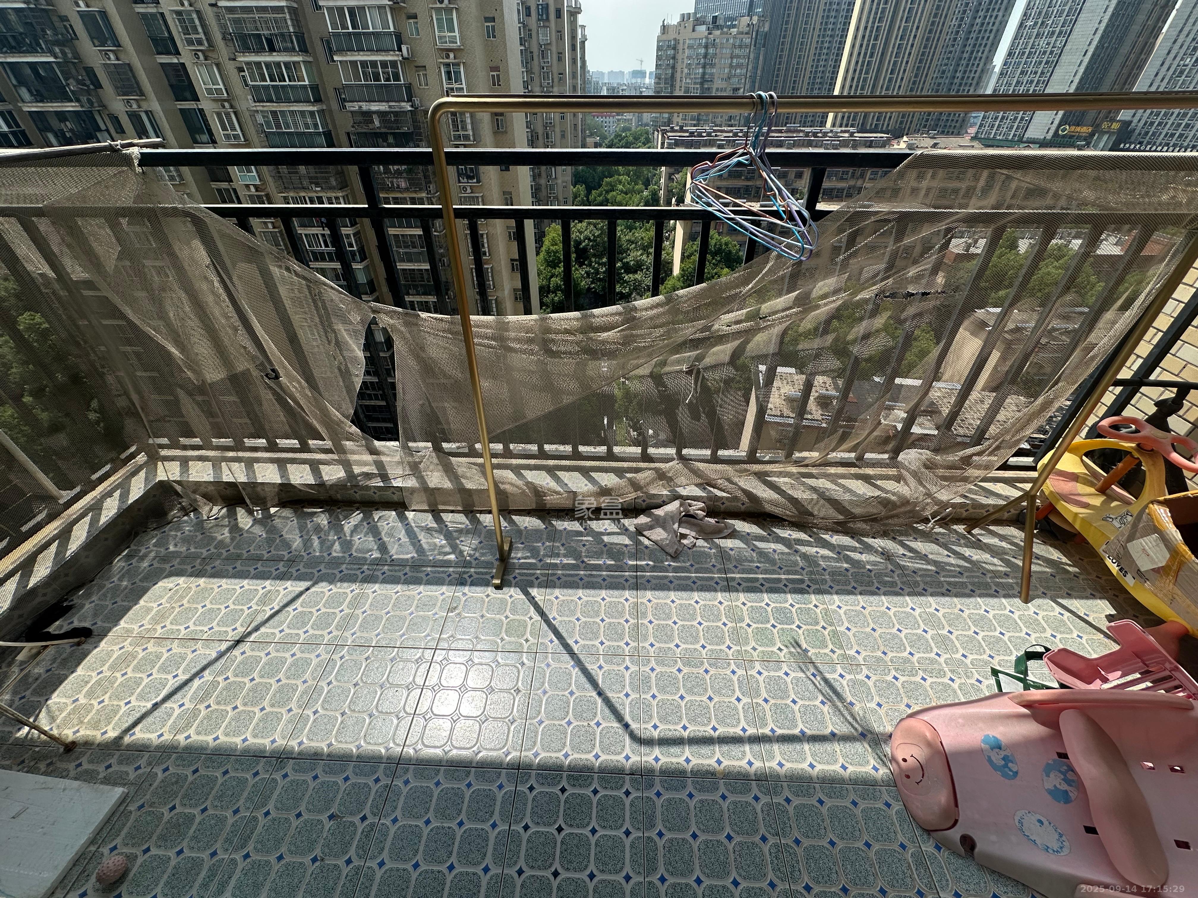 金碧文华  2室2厅1卫    2000.0元/月 金碧文华  2室2厅1卫    2000.0元/月室内图