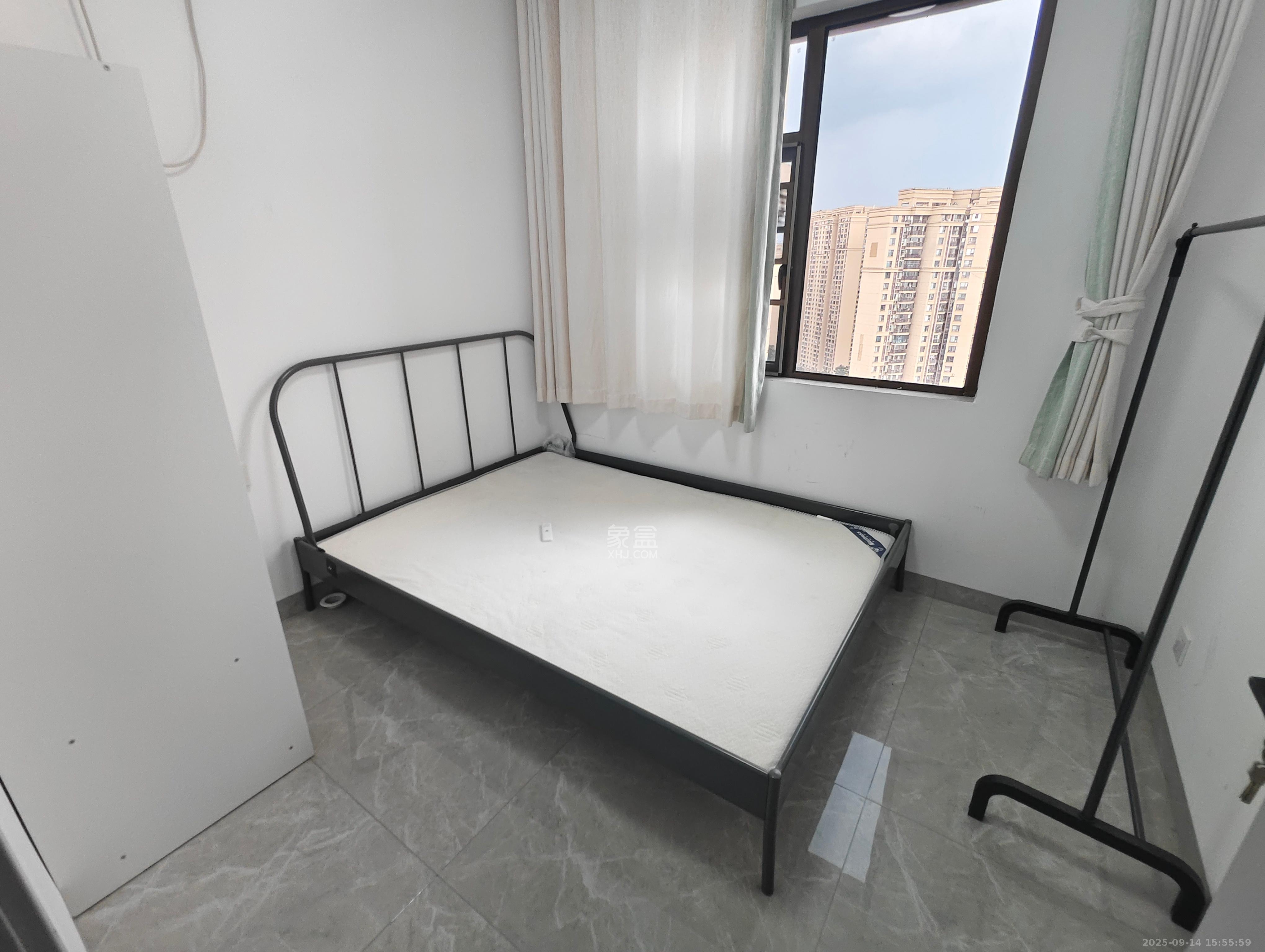 江山帝景雅典  3室2厅1卫    2300.0元/月室内图