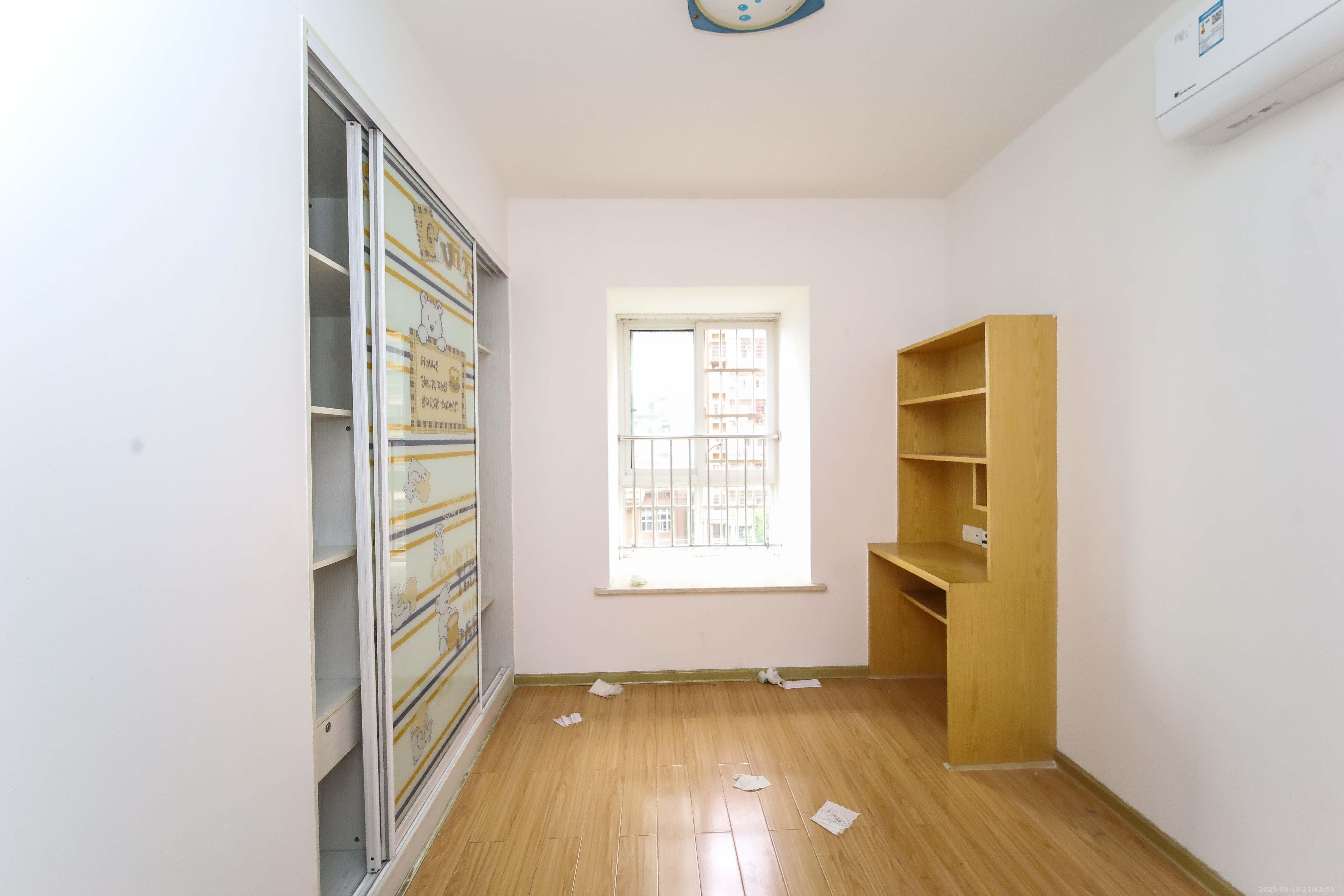 上河国际C区 4室2厅2卫 99.0万 上河国际C区 4室2厅2卫 99.0万卧室