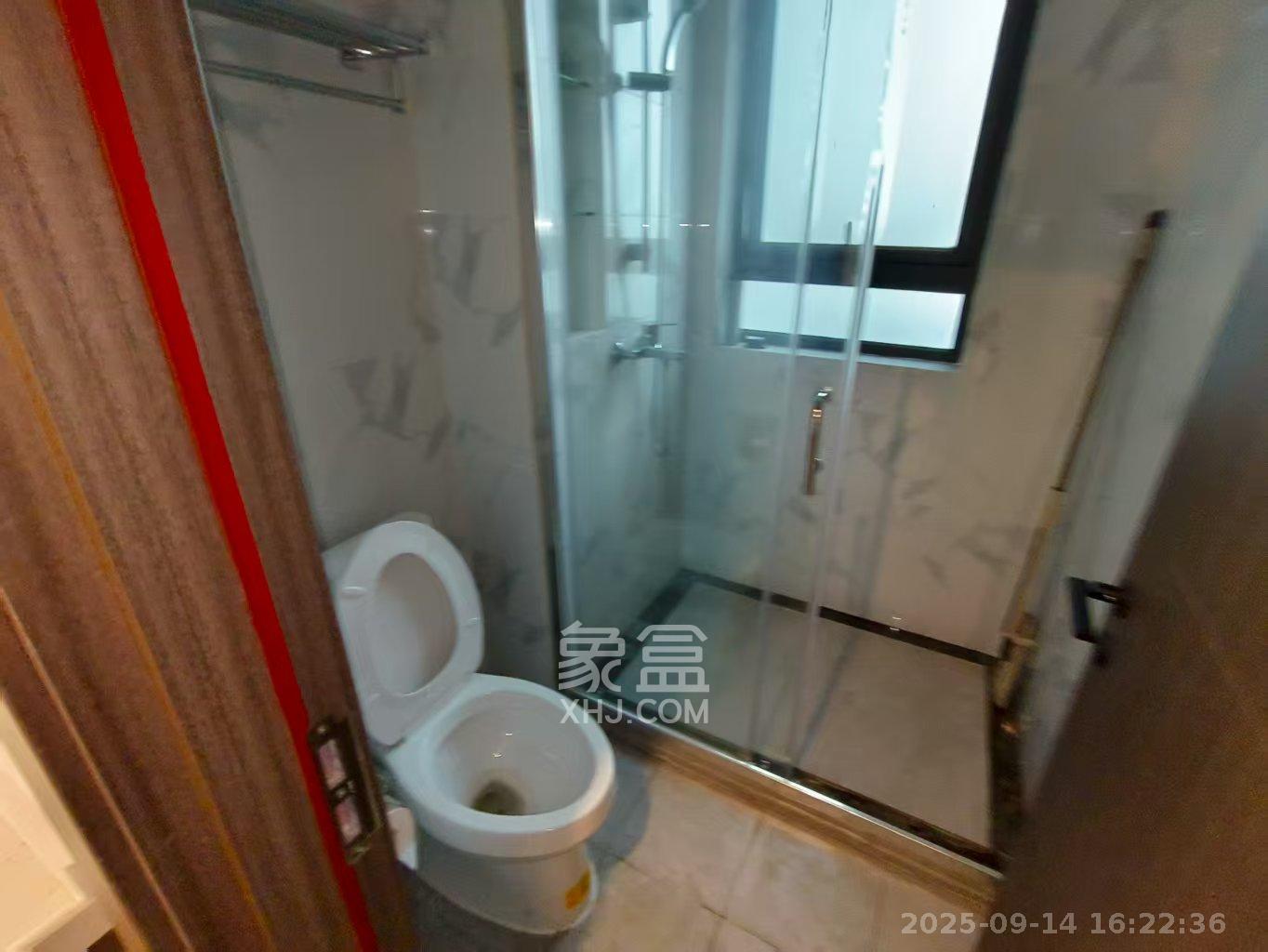 绿地V岛 4室2厅2卫 4500.0元/月 绿地V岛 4室2厅2卫 4500.0元/月室内图