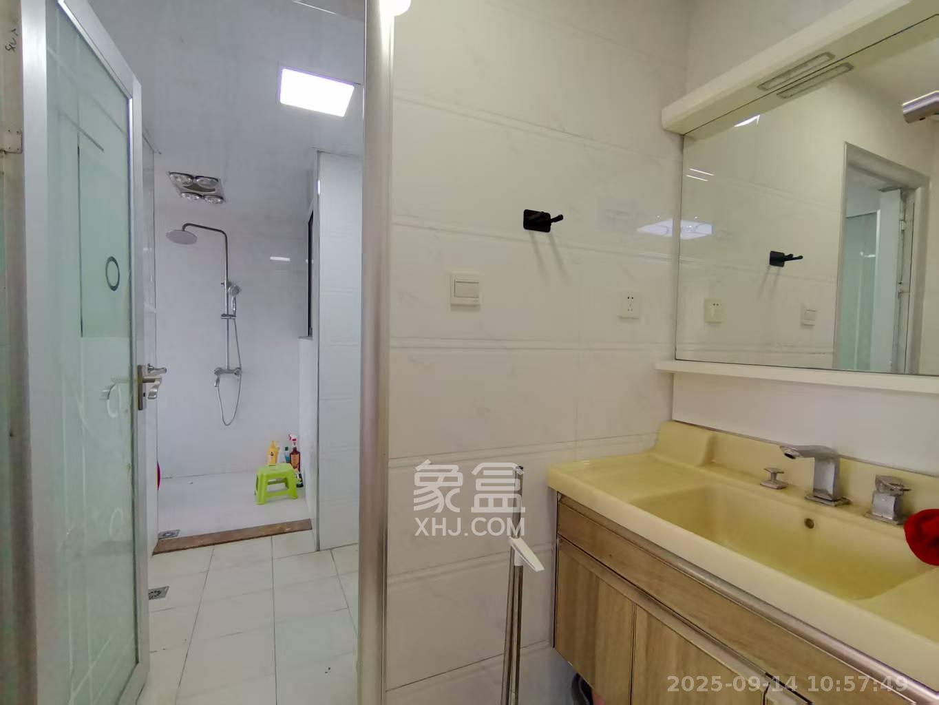 保利麓谷林语F区  3室2厅1卫    2600.0元/月室内图