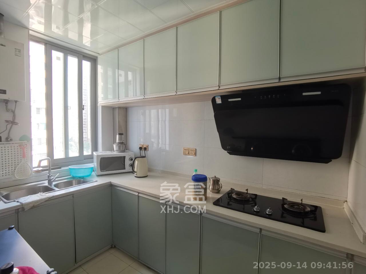 汇景豪庭  3室1厅1卫   2600.00元/月