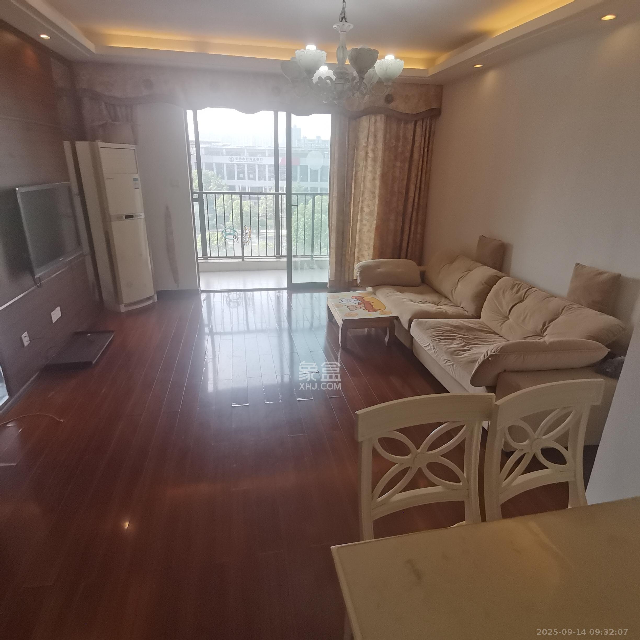 万科金域华府一期 3室2厅1卫 2200.0元/月 万科金域华府一期 3室2厅1卫 2200.0元/月室内图