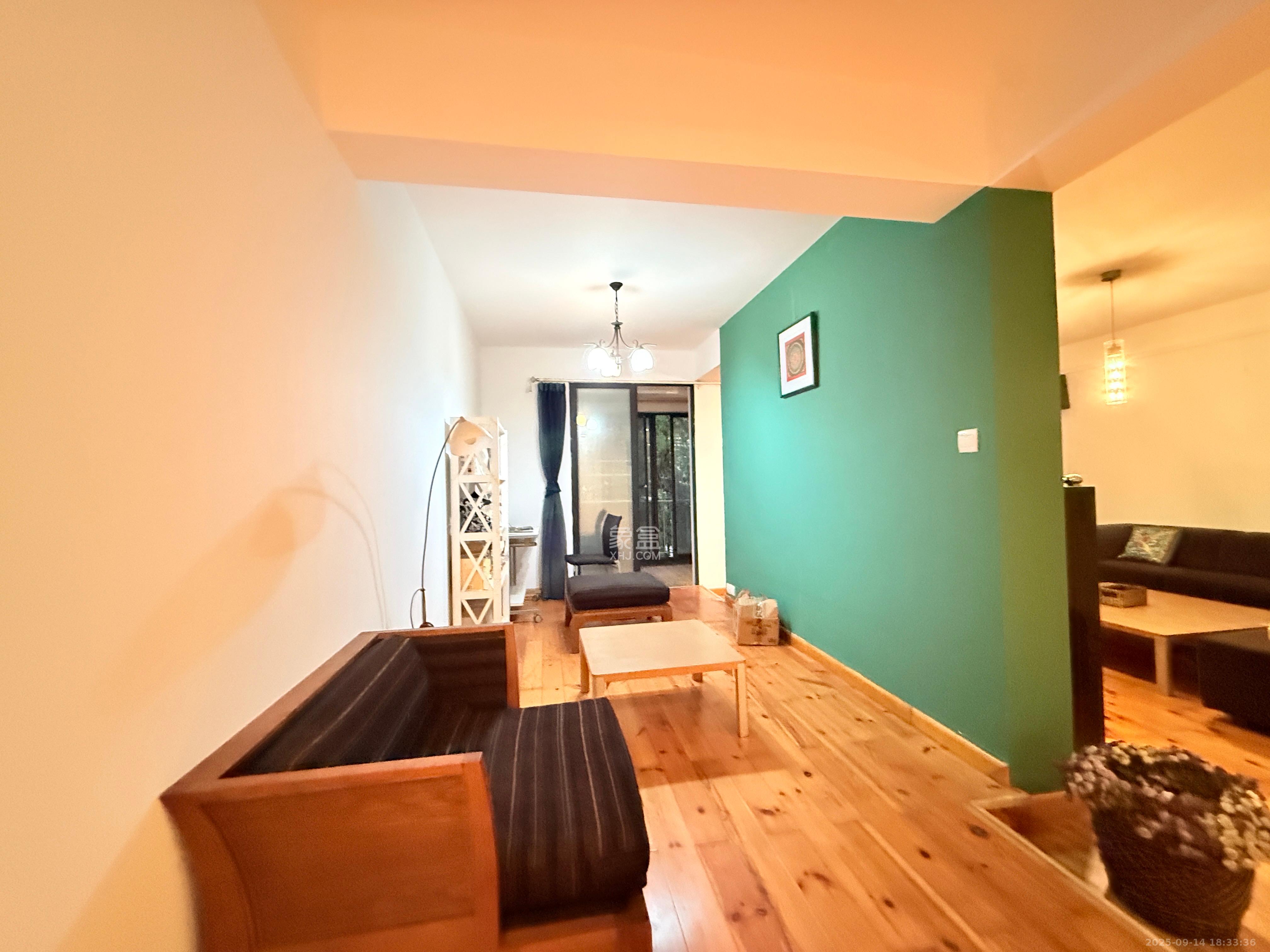 西街花园 3室2厅2卫 2600.0元/月 西街花园 3室2厅2卫 2600.0元/月室内图