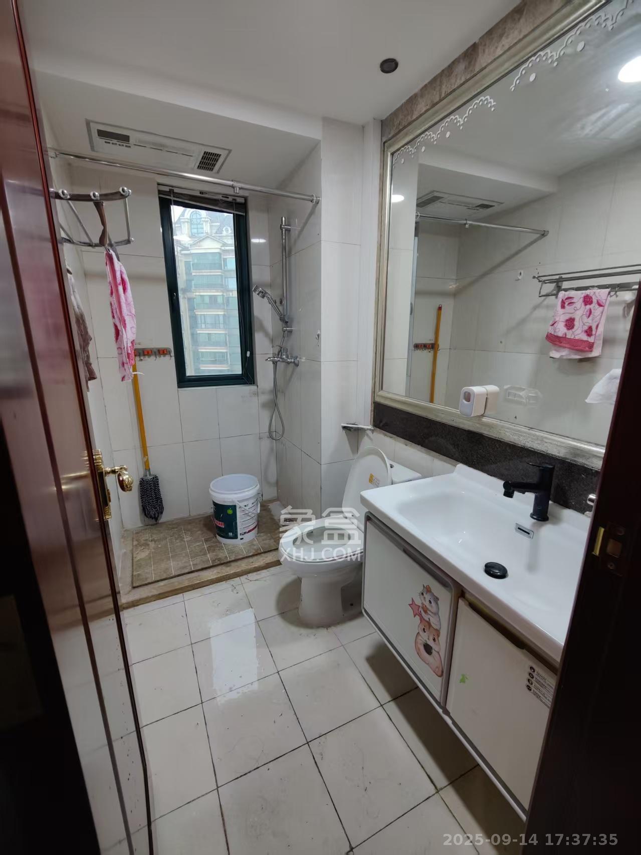 恒大城  3室2厅1卫    2000.0元/月户型图