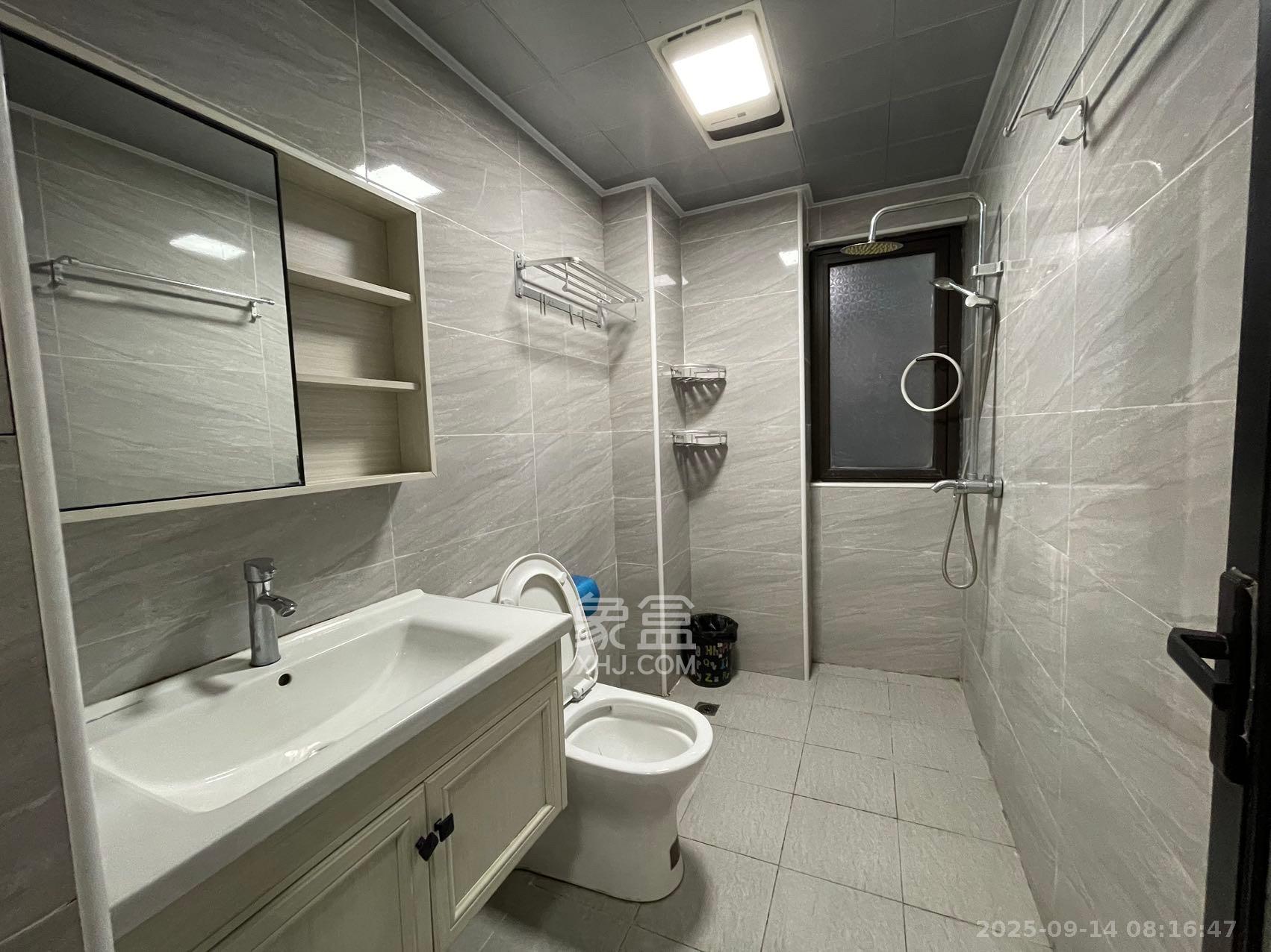 保利大都汇一期、二期 3室2厅2卫 3100.0元/月 保利大都汇一期、二期 3室2厅2卫 3100.0元/月室内图