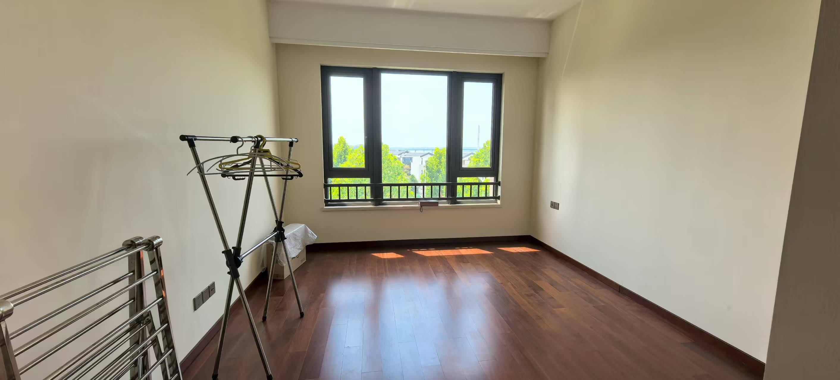 晋合湘水湾(花园洋房) 5室3厅3卫 350.0万 晋合湘水湾(花园洋房) 5室3厅3卫 350.0万室内图