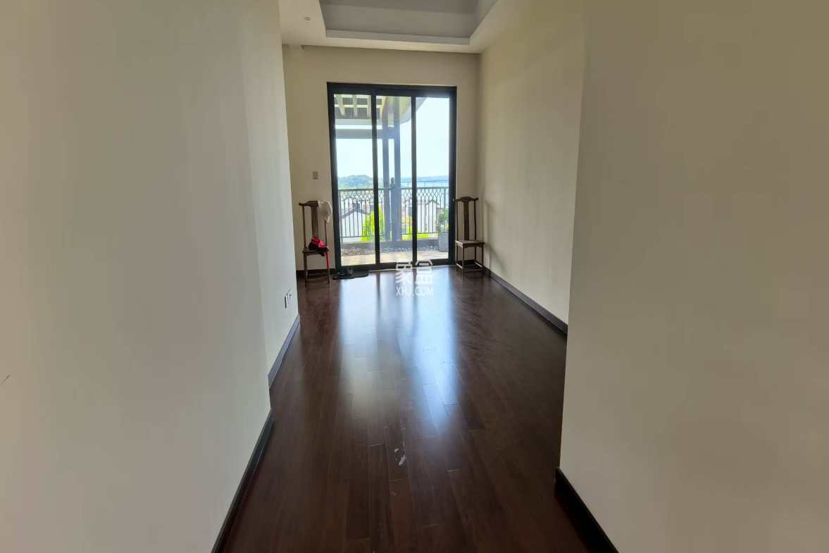 晋合湘水湾(花园洋房) 5室3厅3卫 350.0万 晋合湘水湾(花园洋房) 5室3厅3卫 350.0万室内图