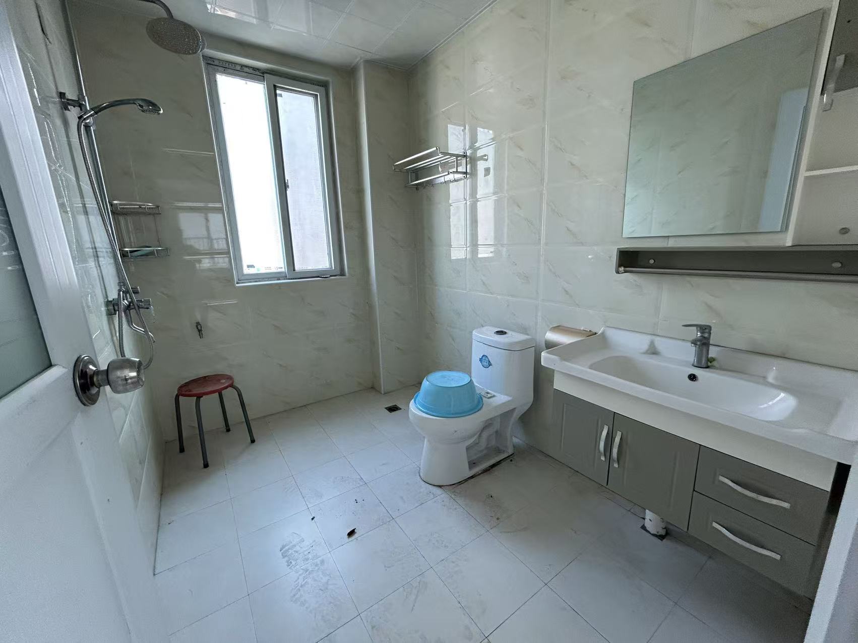 康馨佳园 4室2厅1卫 60.0万 康馨佳园 4室2厅1卫 60.0万室内图