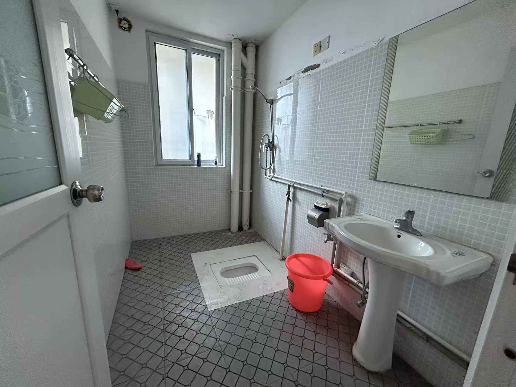 康馨佳园 4室2厅1卫 60.0万 康馨佳园 4室2厅1卫 60.0万室内图