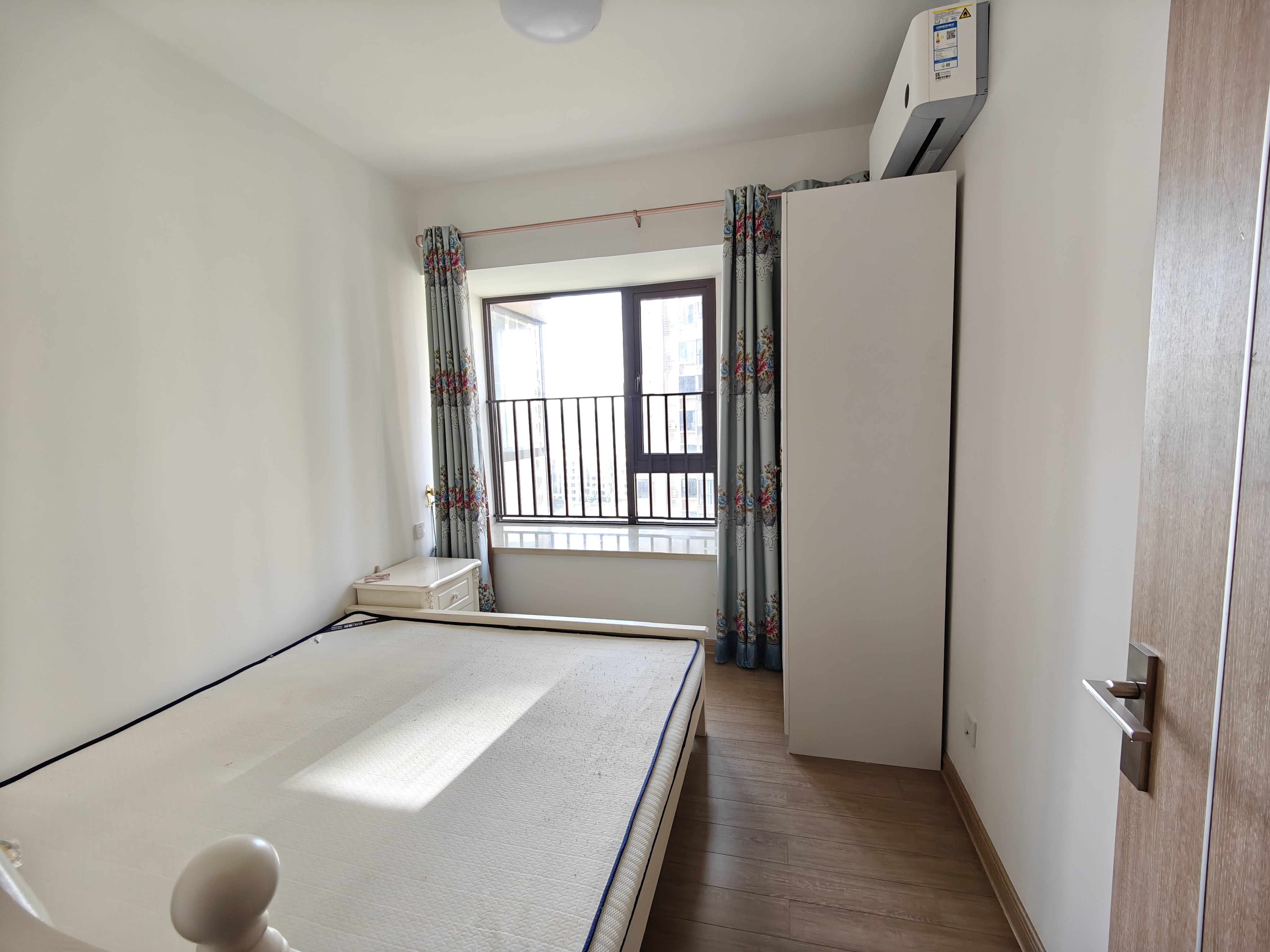 蓝溪谷 4室2厅2卫 79.0万 蓝溪谷 4室2厅2卫 79.0万室内图