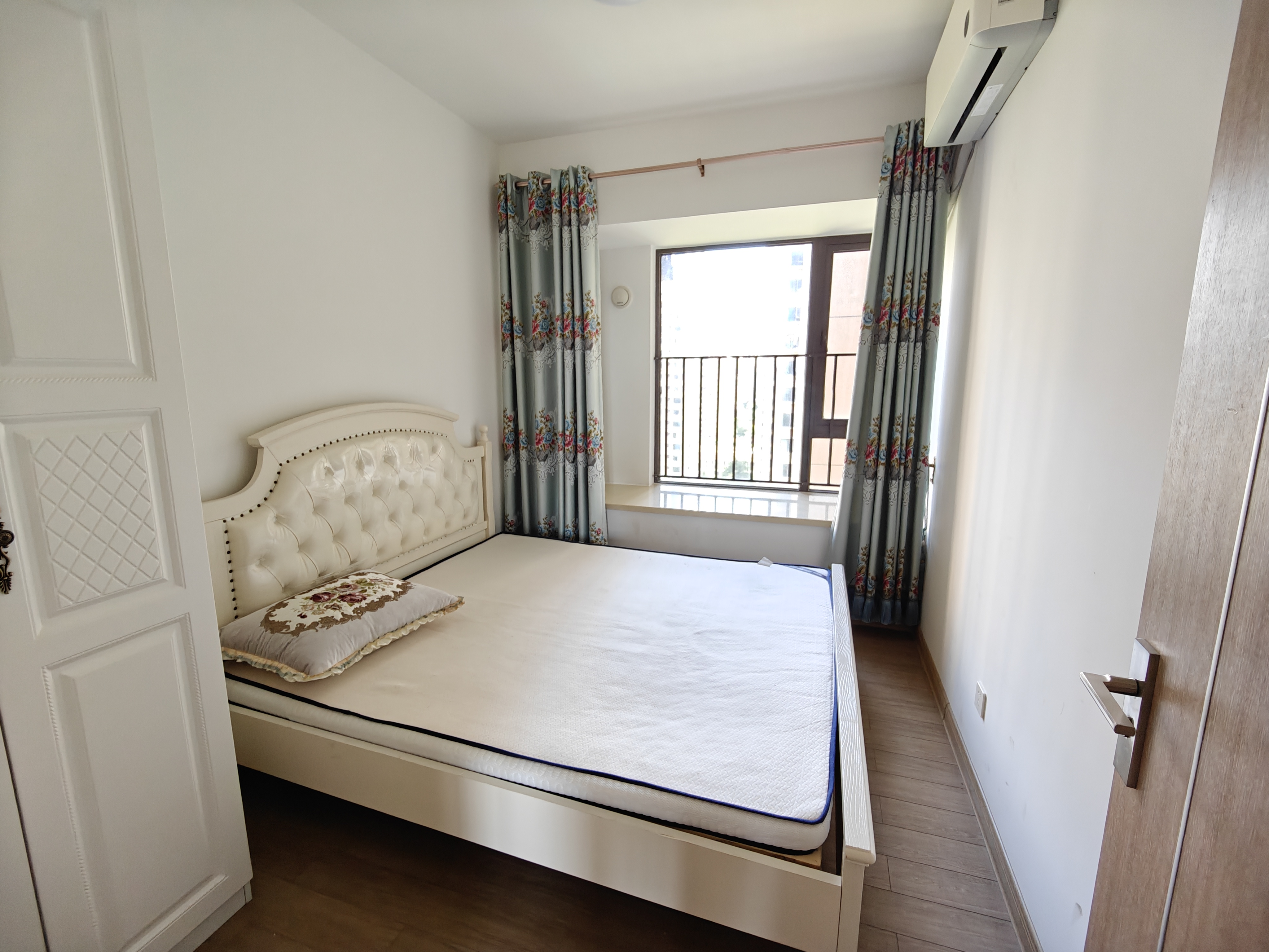 蓝溪谷 4室2厅2卫 79.0万 蓝溪谷 4室2厅2卫 79.0万室内图