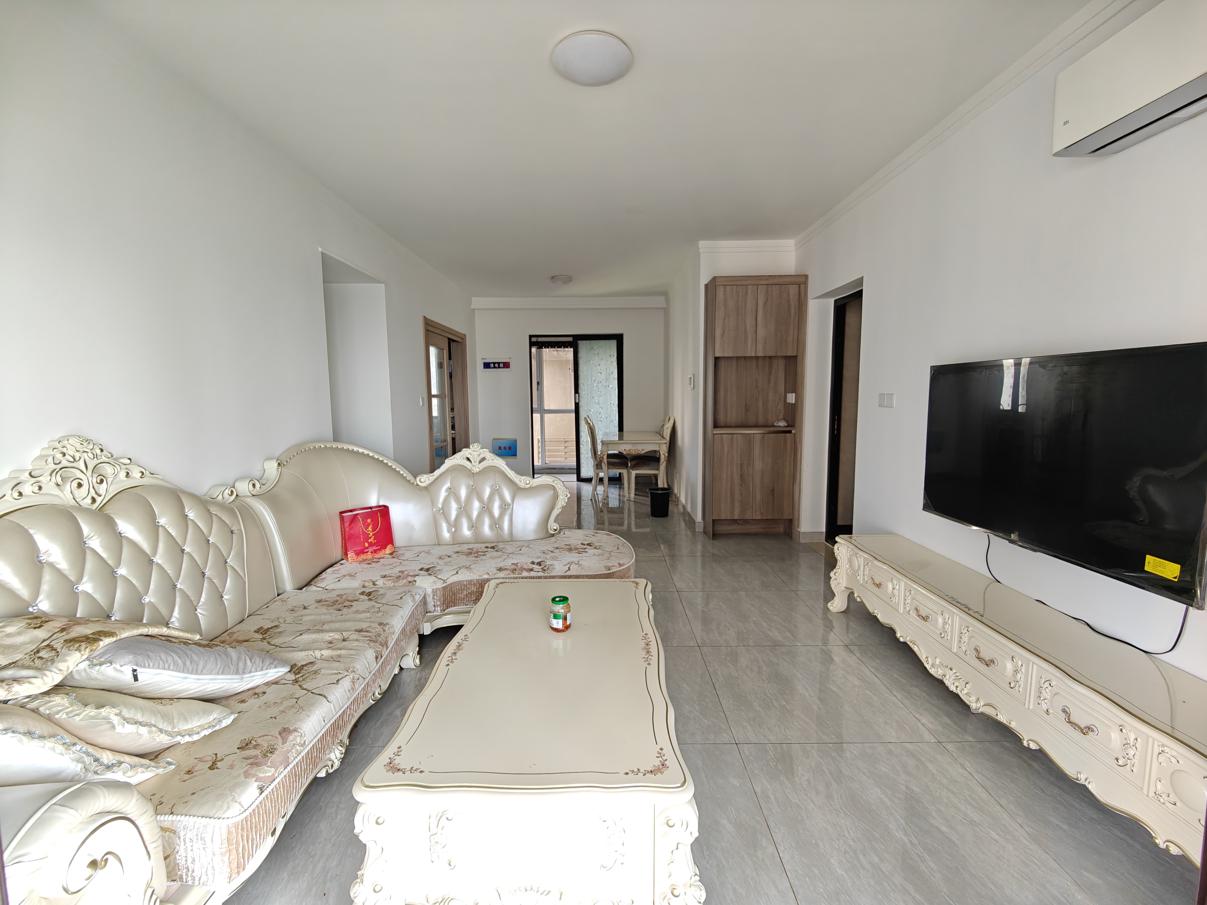 蓝溪谷 4室2厅2卫 79.0万 蓝溪谷 4室2厅2卫 79.0万室内图