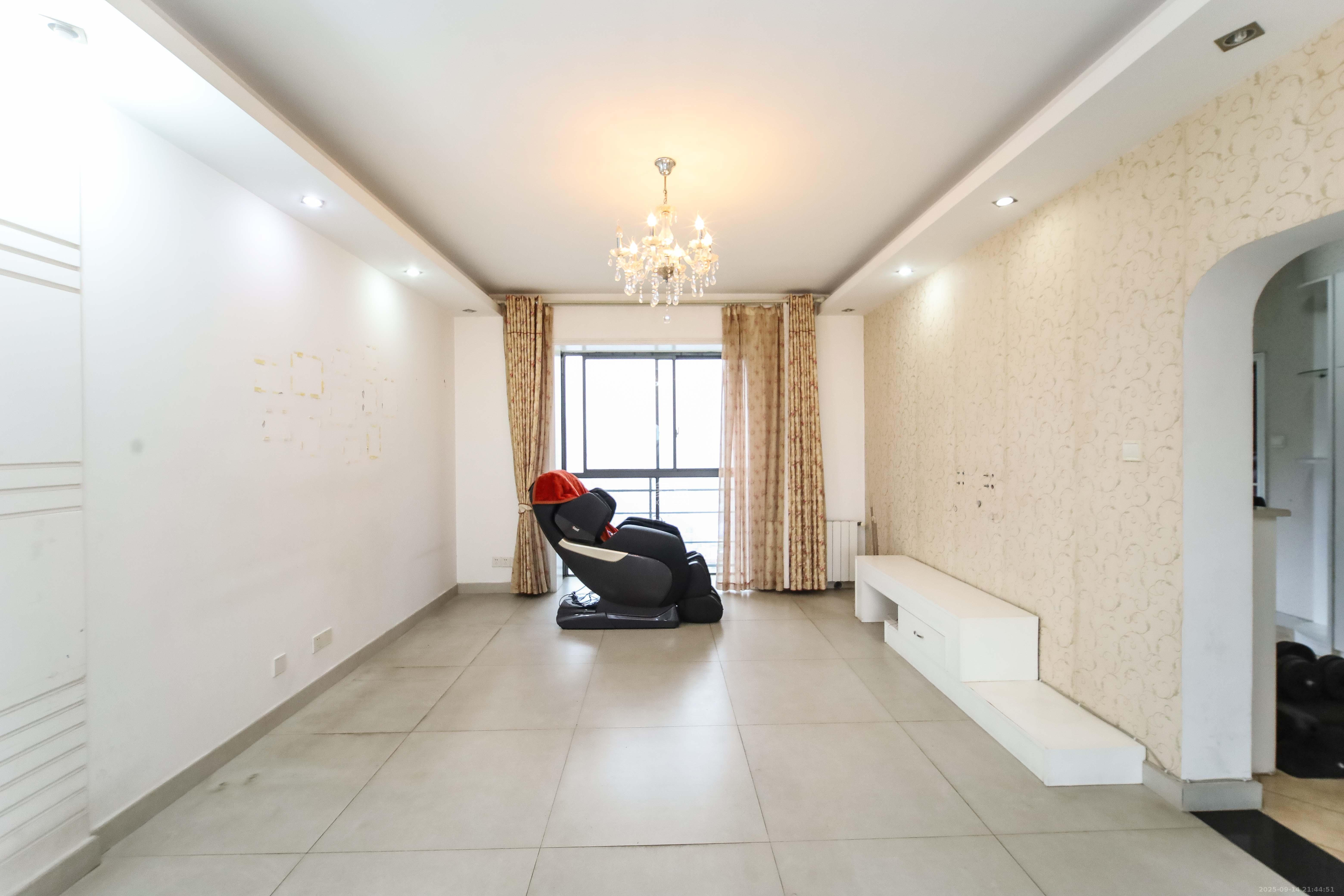 银港水晶城  3室2厅2卫    108.0万 银港水晶城  3室2厅2卫    108.0万