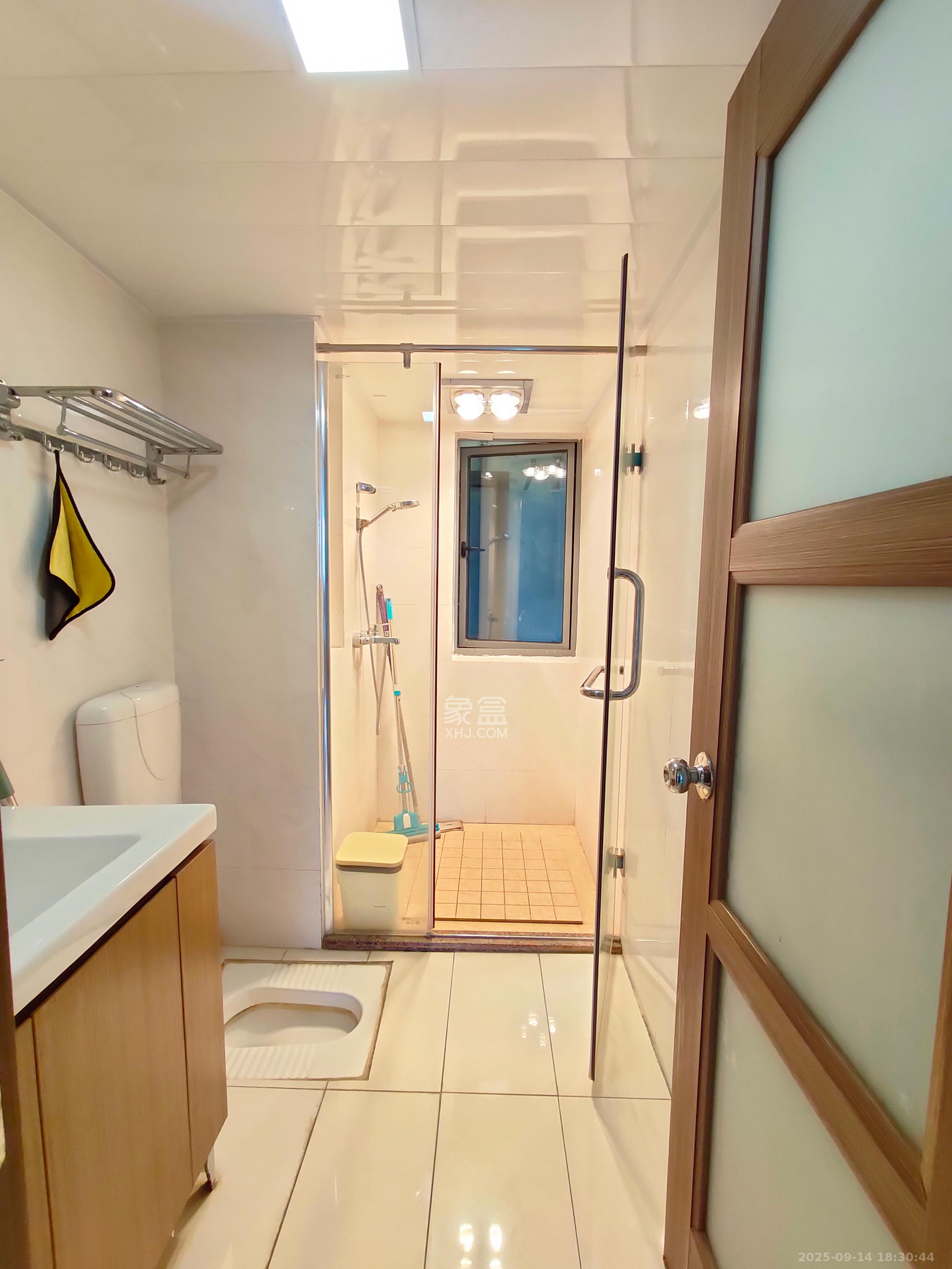 碧桂园南城首府(东宸林海)  3室2厅1卫    2600.0元/月 碧桂园南城首府(东宸林海)  3室2厅1卫    2600.0元/月室内图