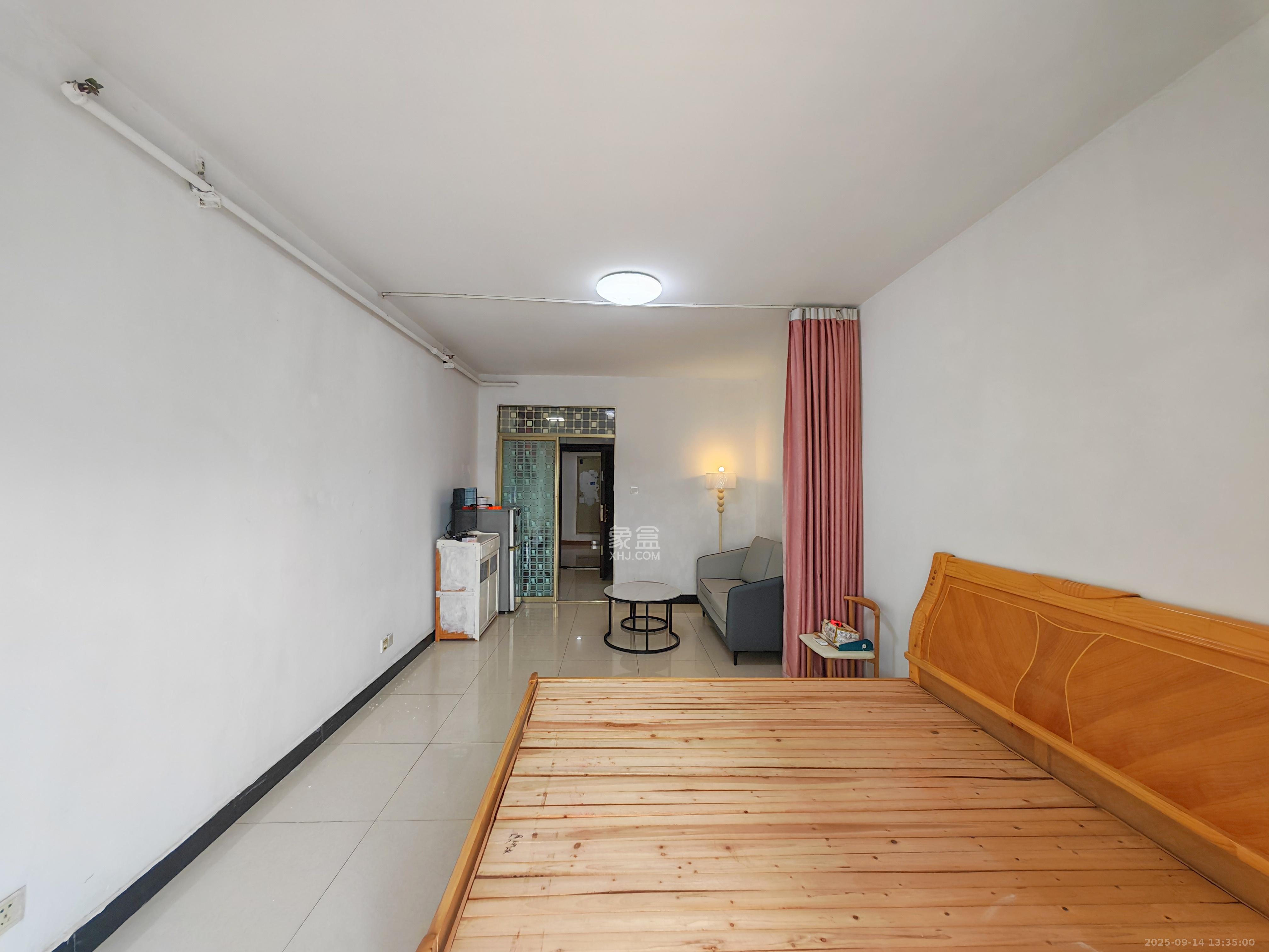 湘府东苑  1室1厅1卫    1200.0元/月 湘府东苑  1室1厅1卫    1200.0元/月室内图