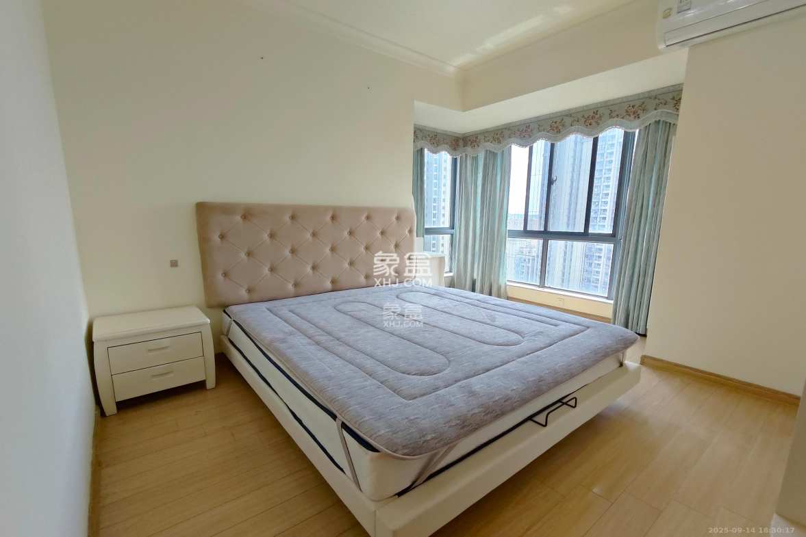 碧桂园南城首府(东宸林海)  3室2厅1卫    2600.0元/月 碧桂园南城首府(东宸林海)  3室2厅1卫    2600.0元/月室内图