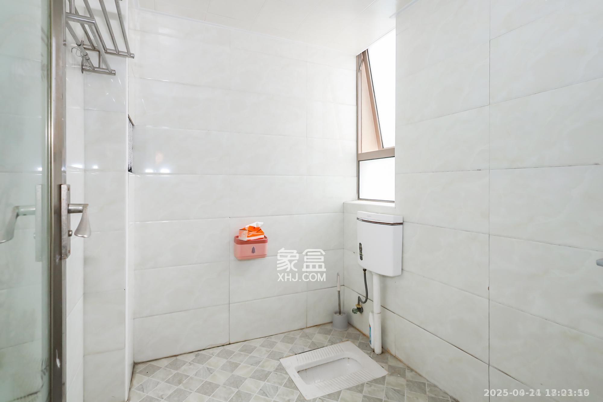 世茂铂翠湾二期 3室2厅1卫 2800.0元/月 世茂铂翠湾二期 3室2厅1卫 2800.0元/月室内图