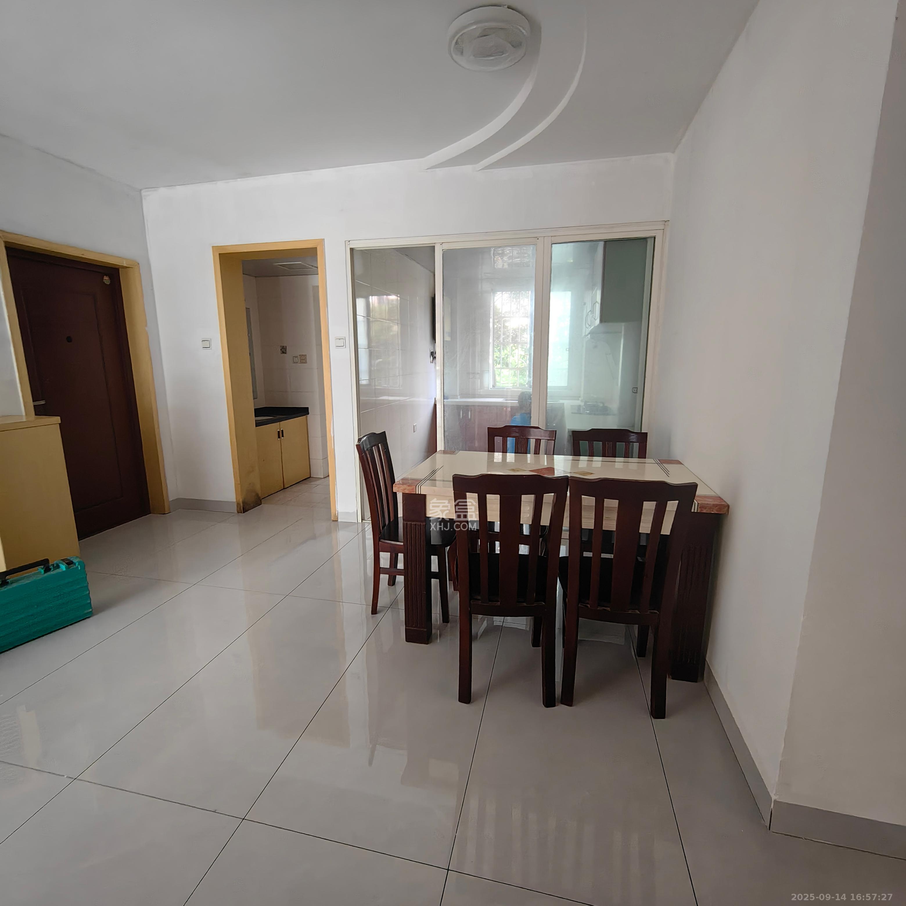 星城雅郡  3室2厅2卫    1600.0元/月室内图