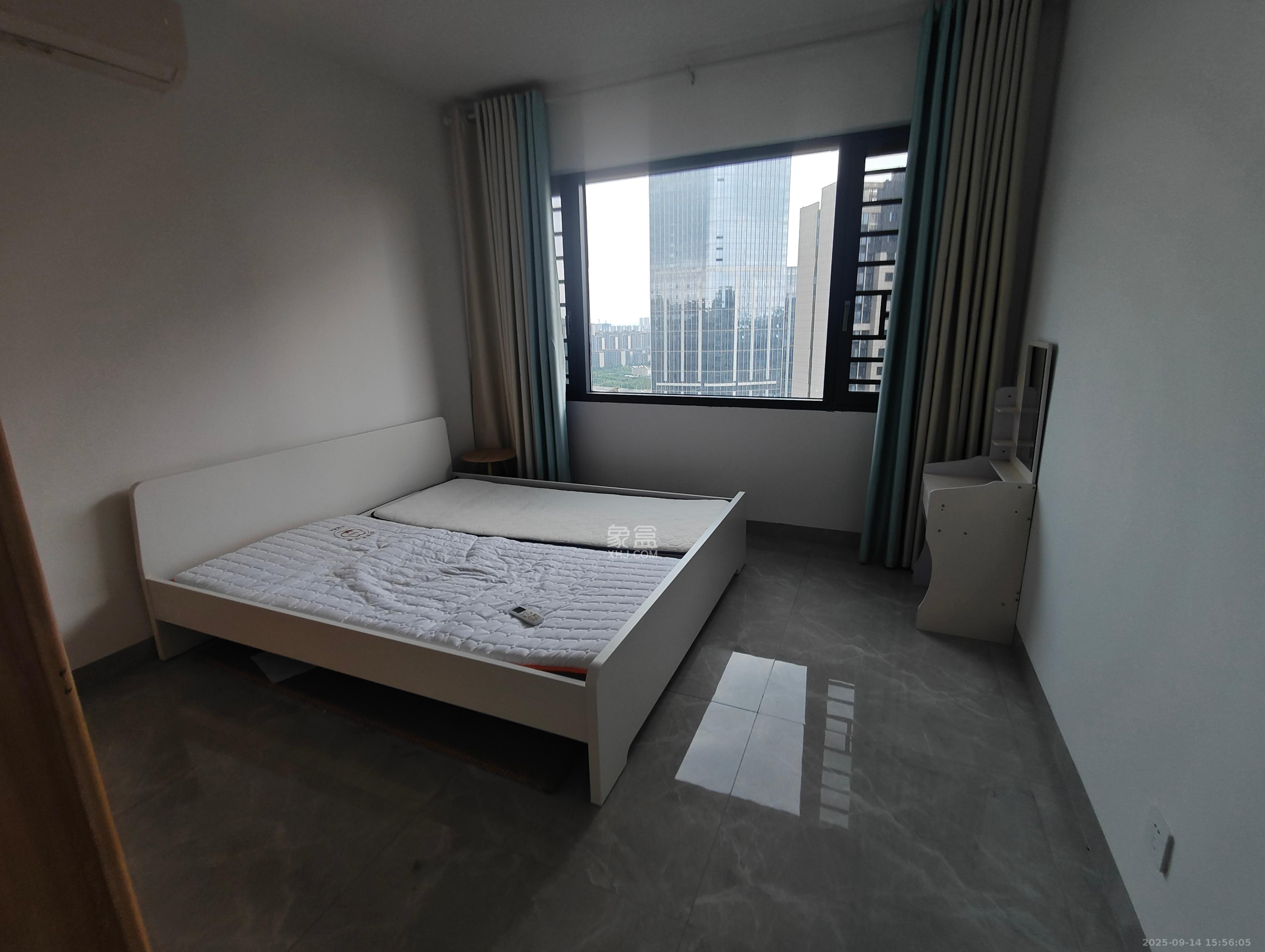 江山帝景雅典  3室2厅1卫    2300.0元/月室内图