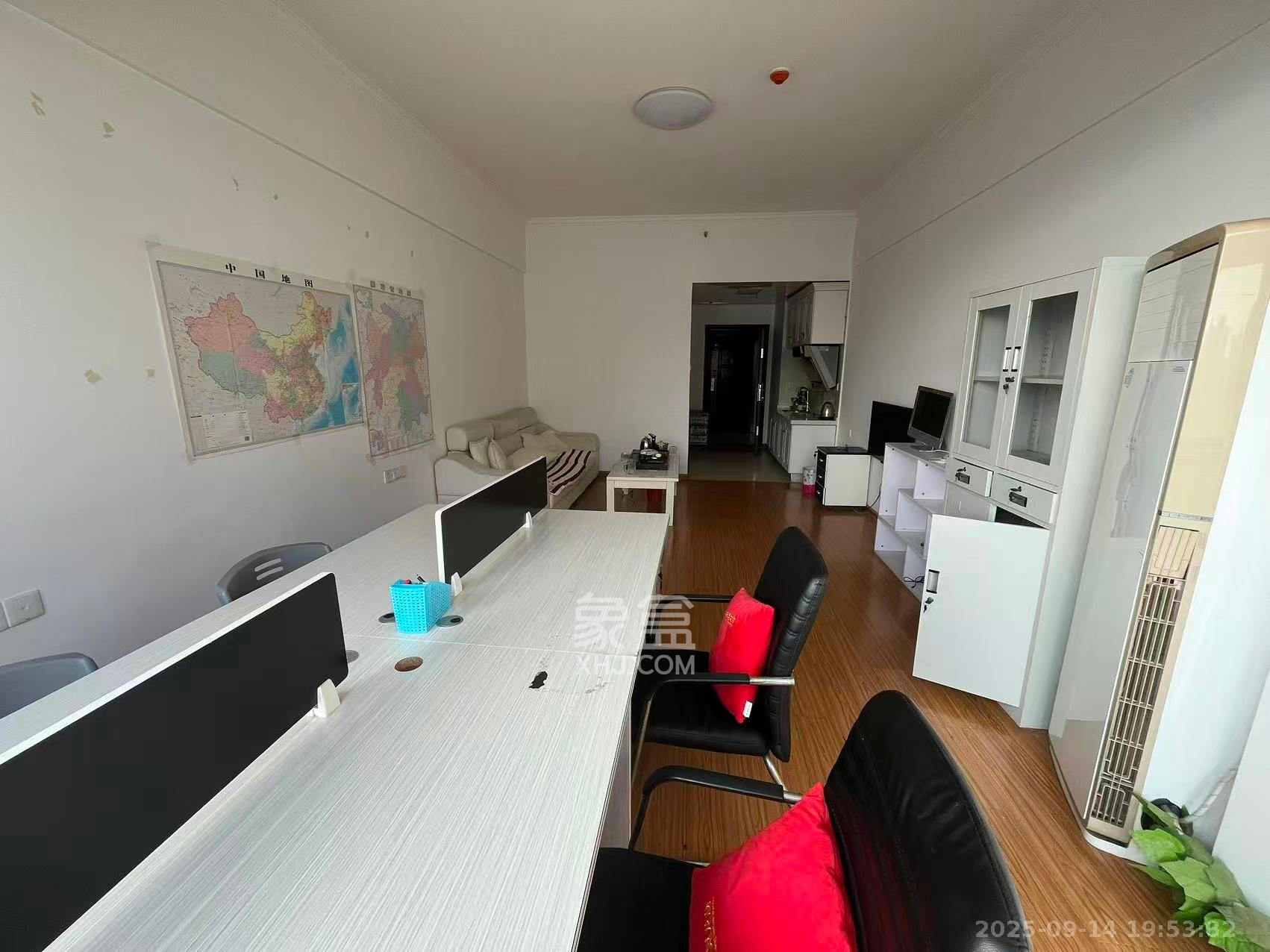 乐尚城 1室1厅1卫 1800.0元/月 乐尚城 1室1厅1卫 1800.0元/月室内图