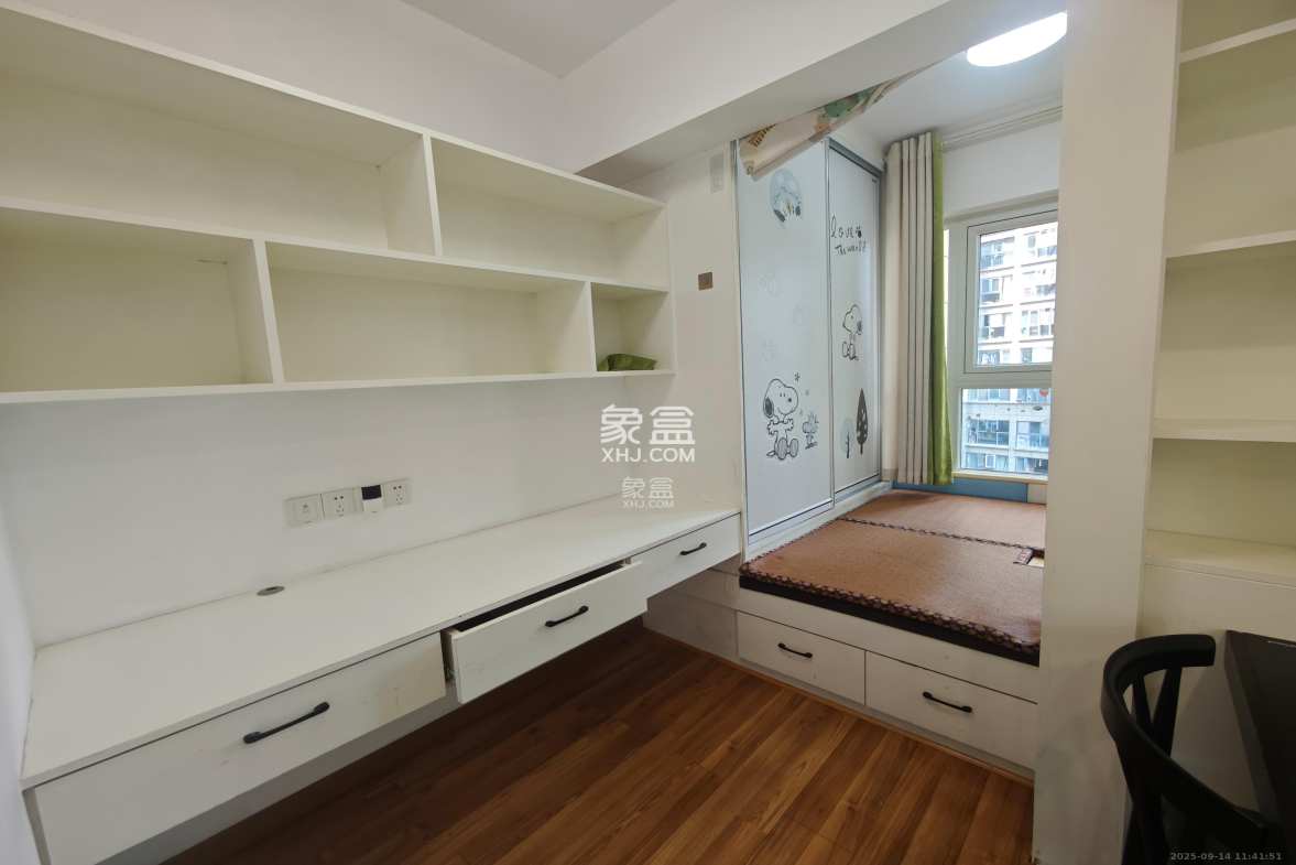 荣盛花语书苑 3室2厅1卫 2900.0元/月 荣盛花语书苑 3室2厅1卫 2900.0元/月室内图